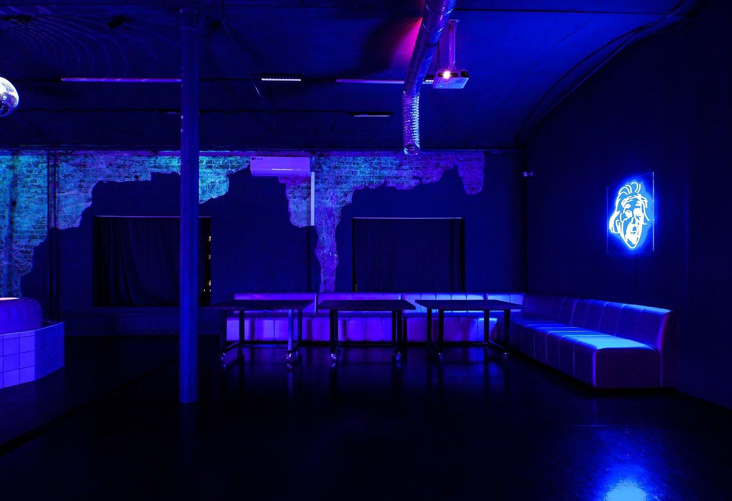 Обстановка для вечеринки в лофте Туапсе