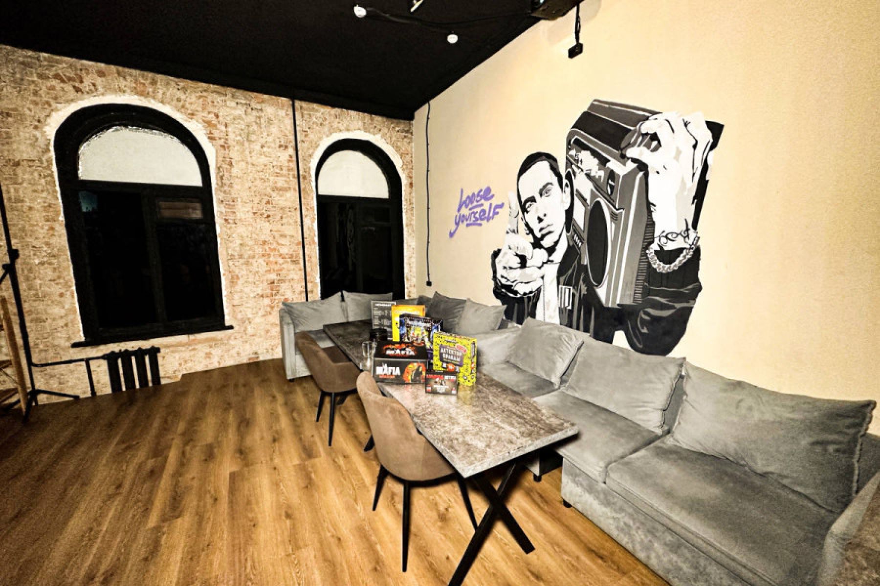 Дружественная обстановка в лофте «Eminem»