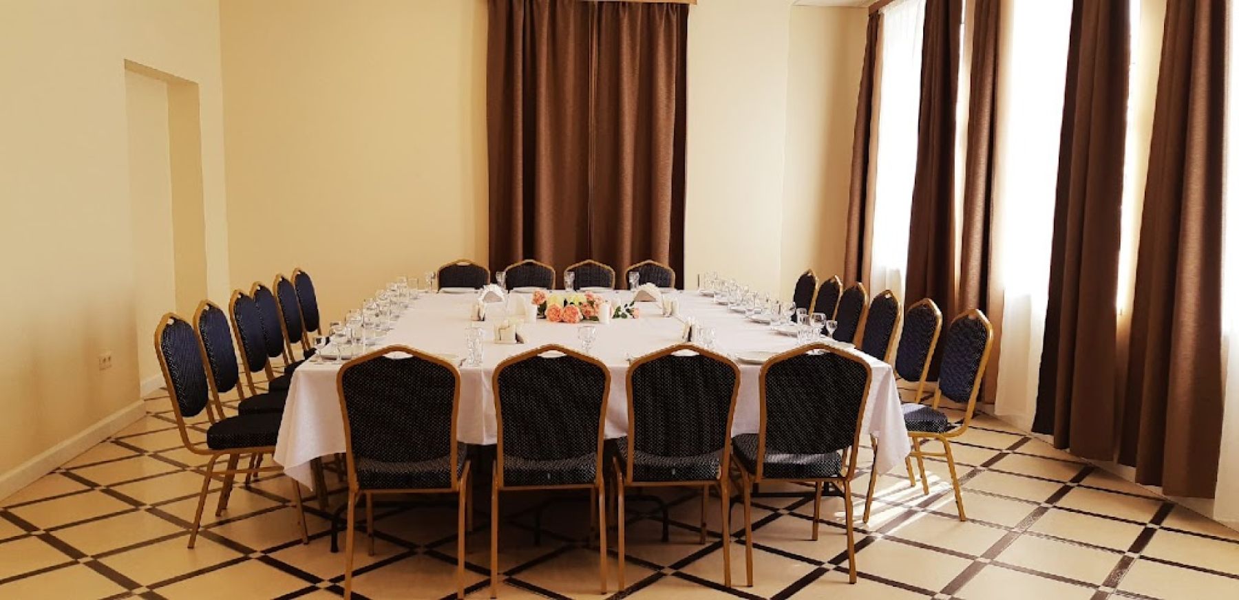 Интерьер банкетного зала "Дом 16"