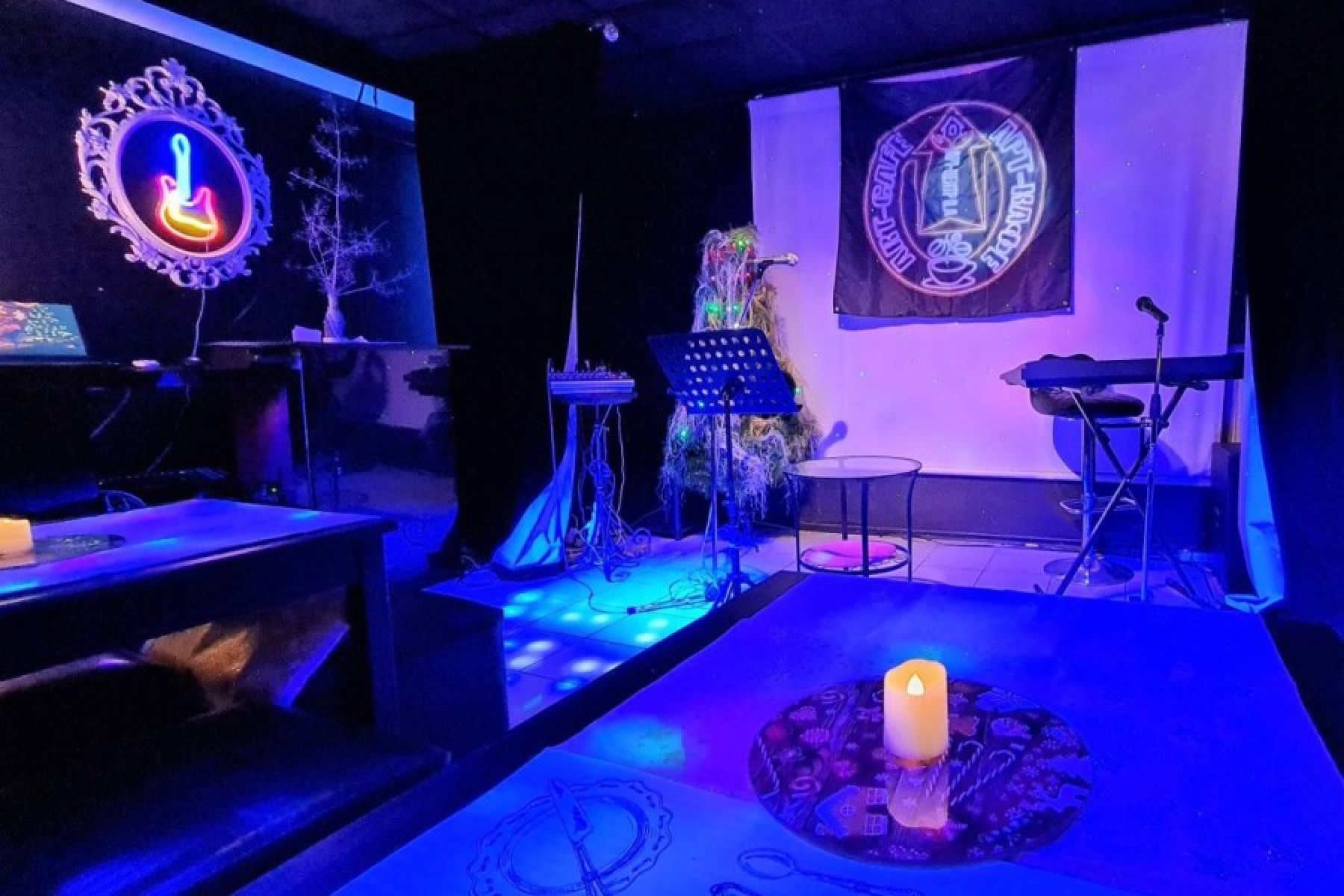 Интерьер арт-центра ILA с освещением