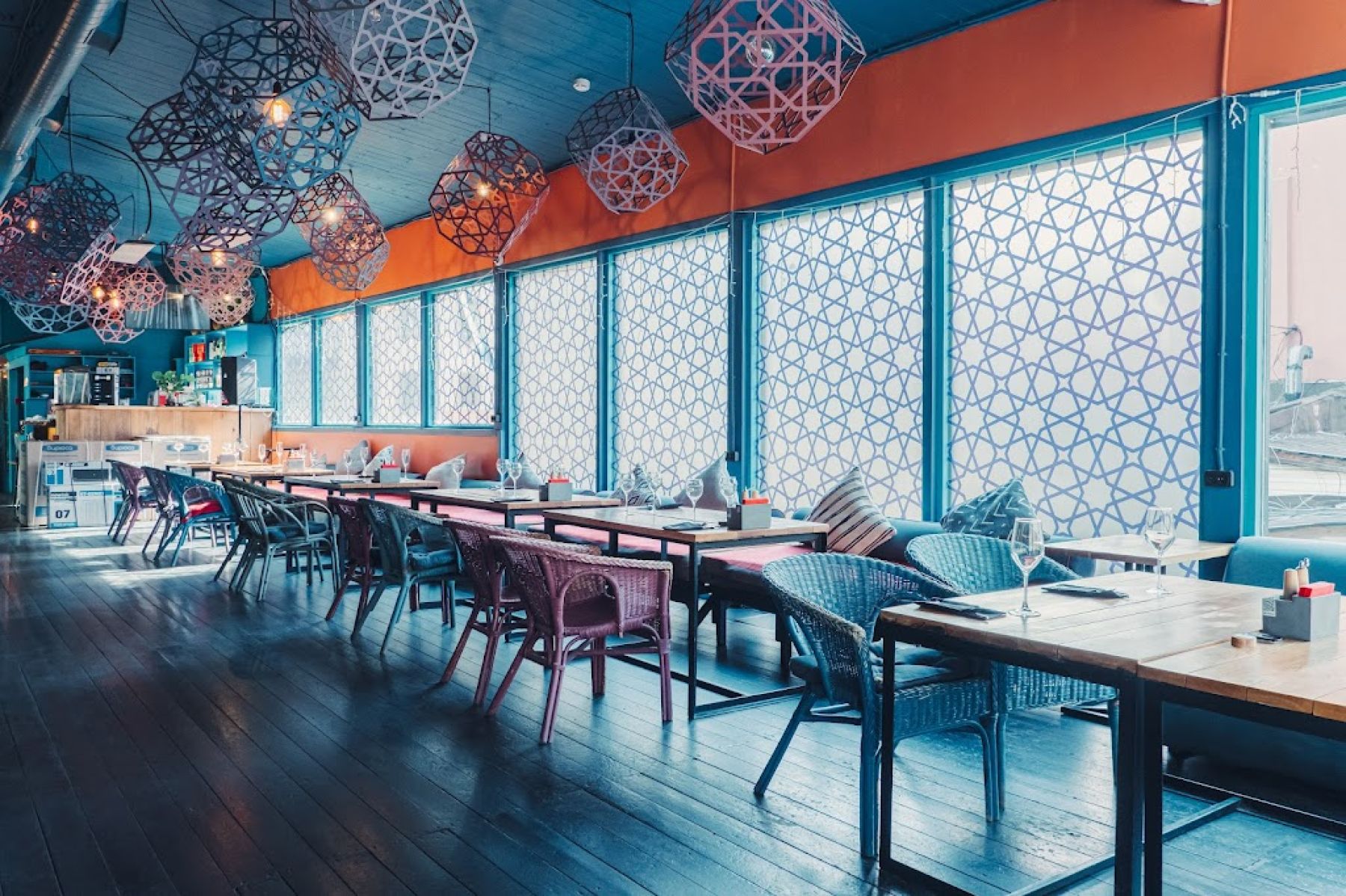 Интерьер ресторана Feromon в Санкт-Петербурге