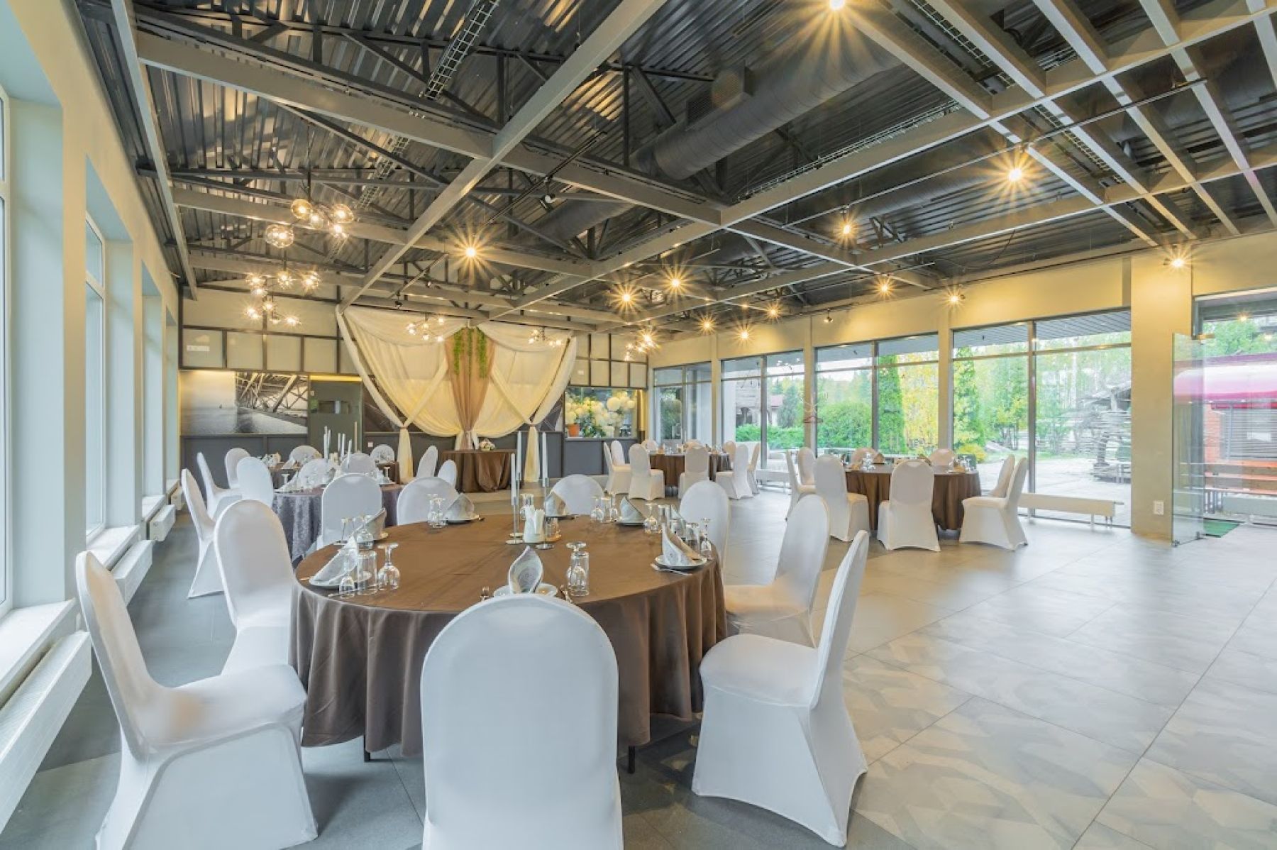 Лисья нора - зона для отдыха гостей