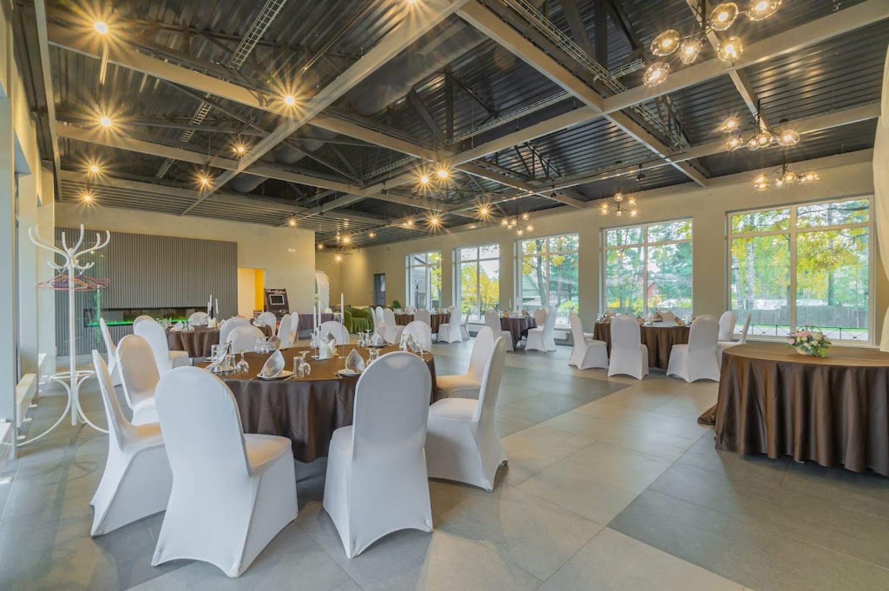 Лисья нора - банкетный зал с европейской кухней