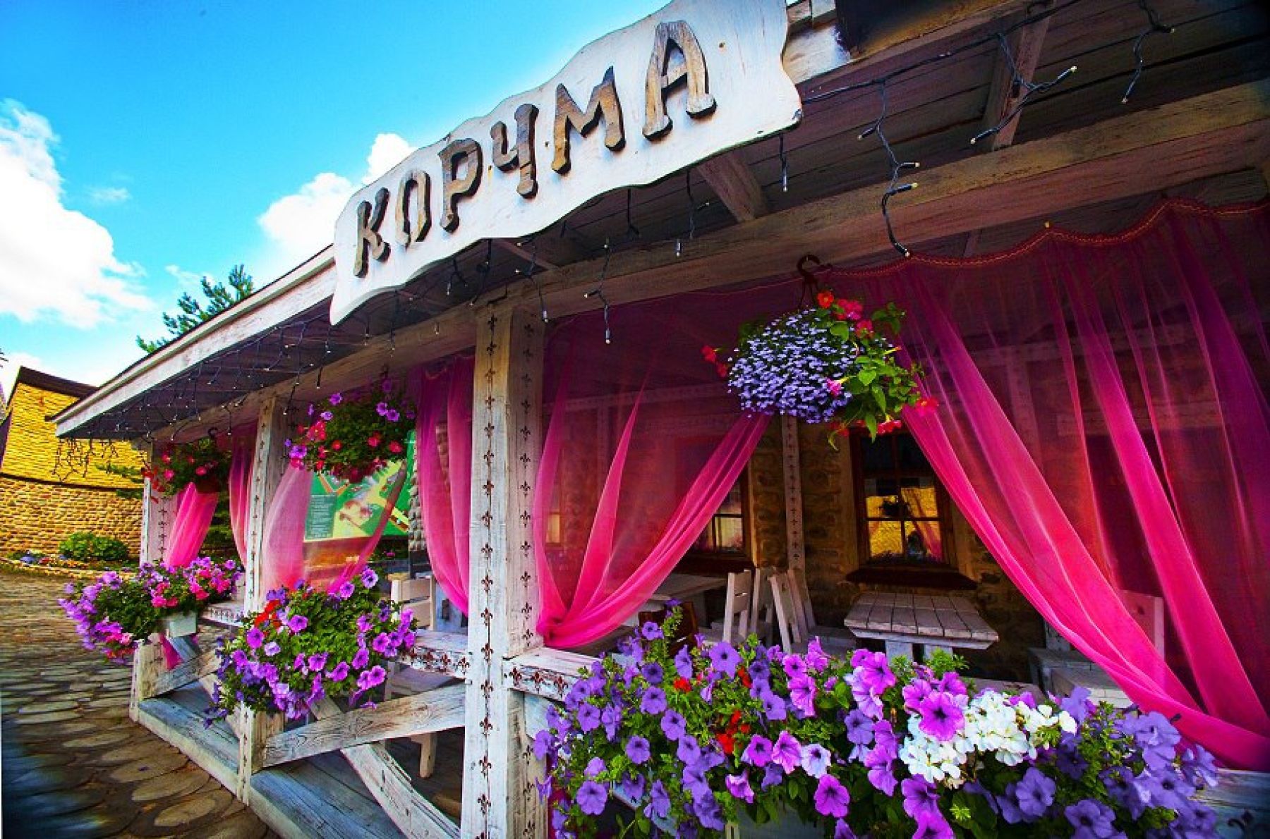 Комфортабельные номера в загородном комплексе