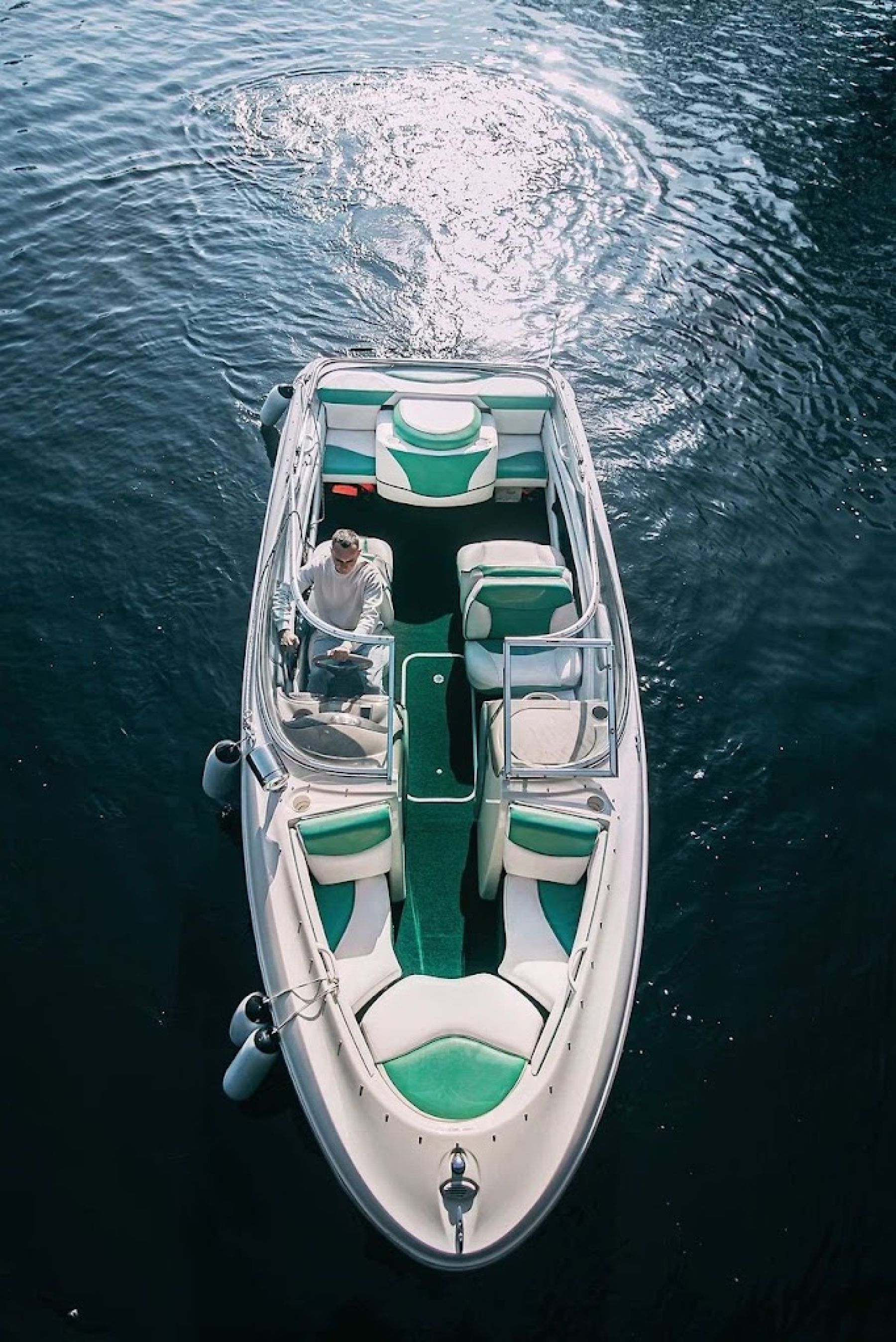 Праздничное оформление на YES BOAT