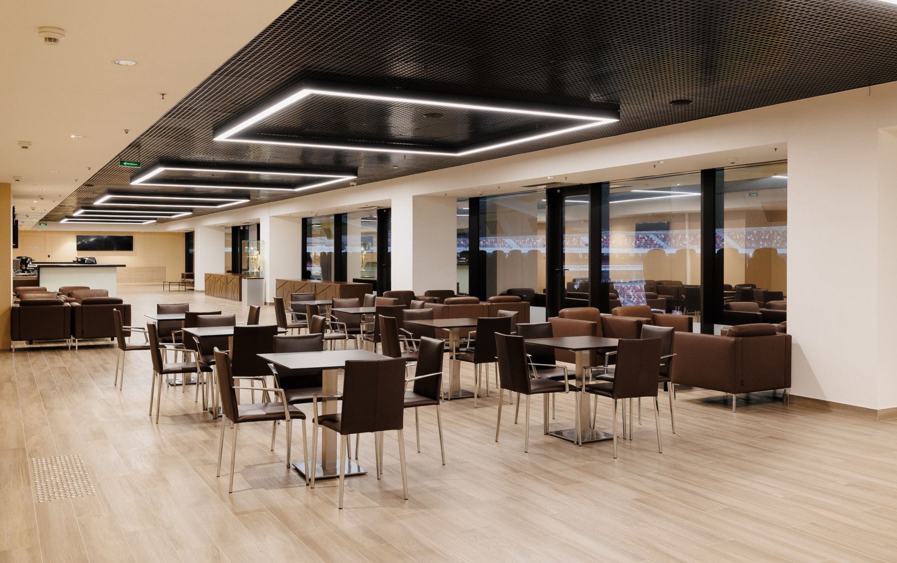 Правительственная ложа в Лужниках - вид с трибуны