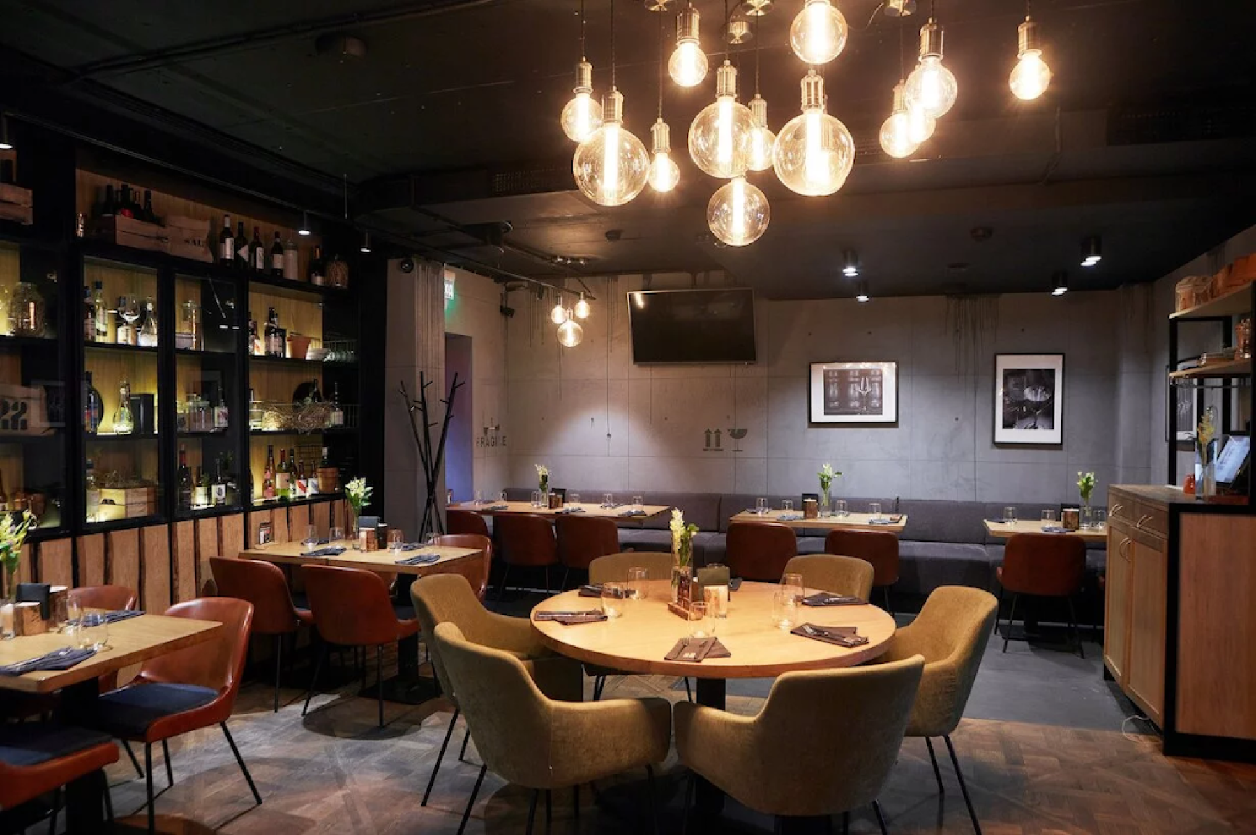 Музыкальное оборудование в ресторане Склад 22