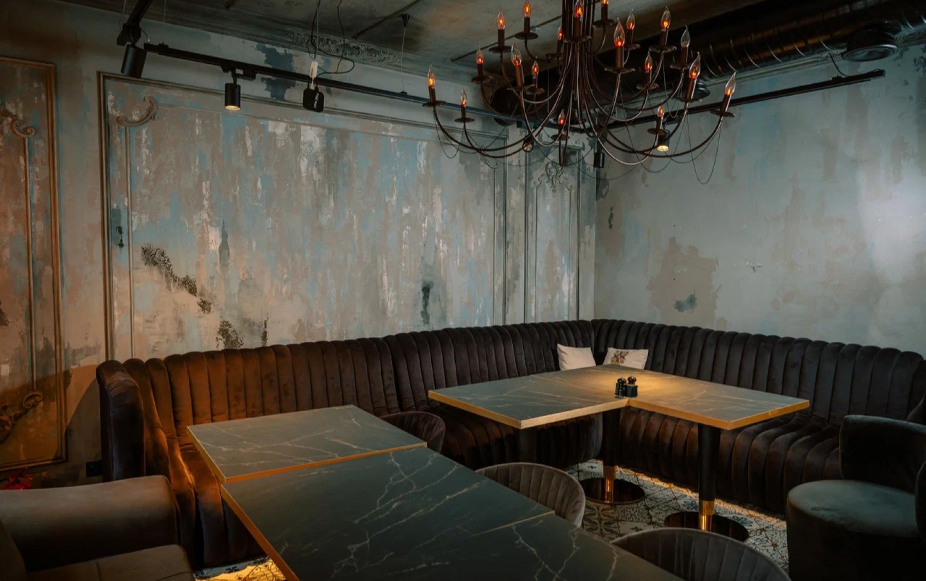 Интерьер лофт-ресторана «Дом» в Уфе