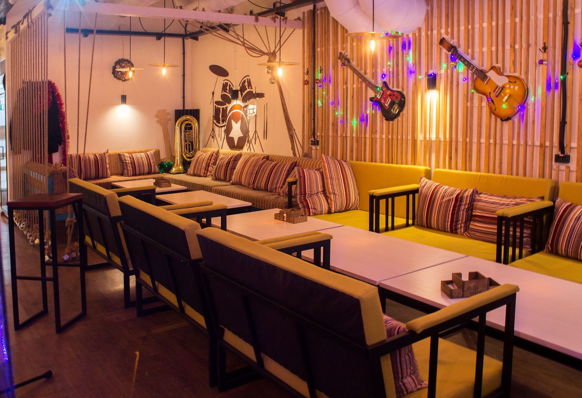 Караоке-вечеринка в музыкальном лофте