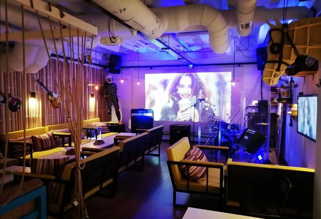 Музыкальный лофт с караоке на Авиационной улице