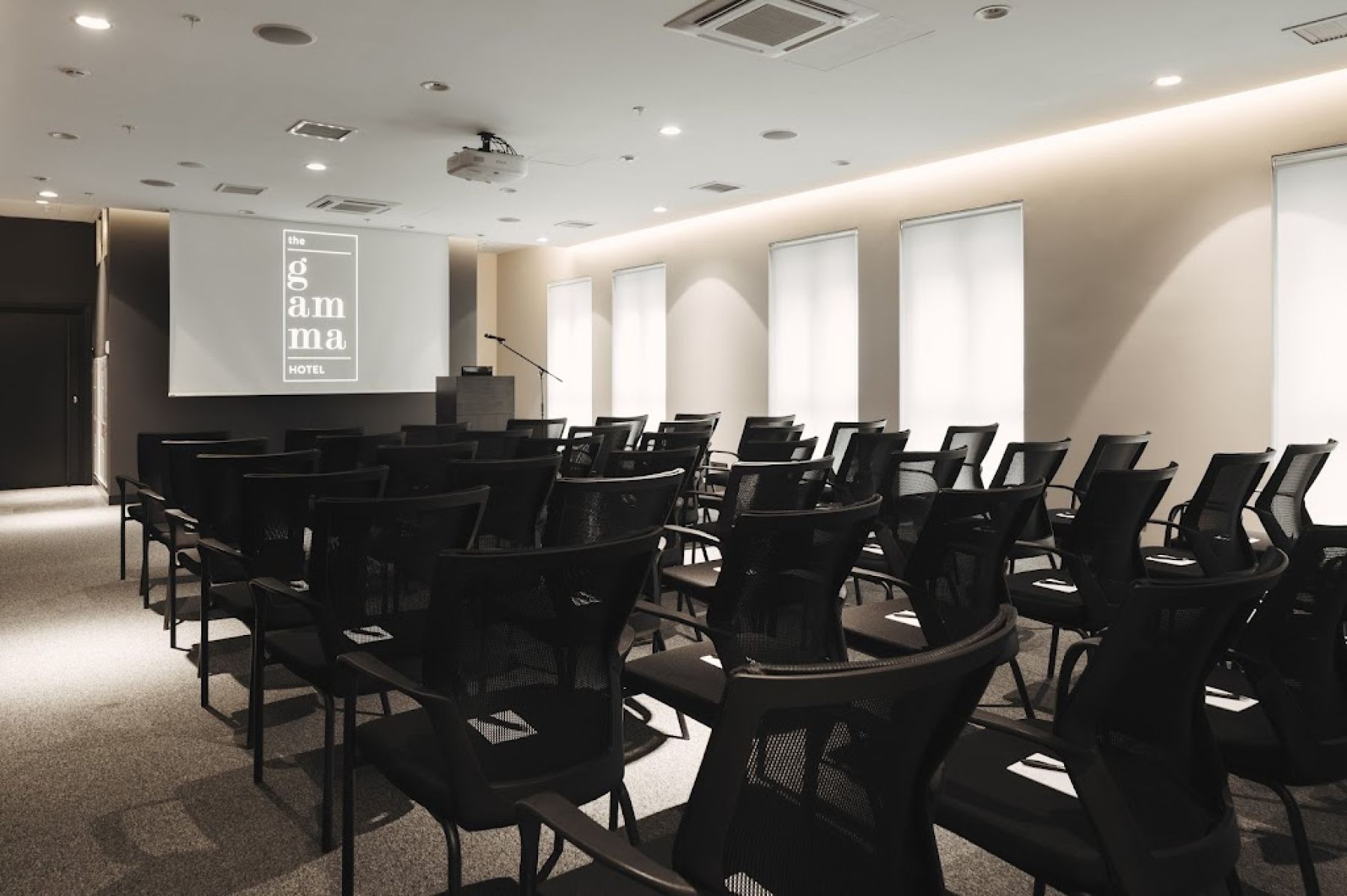 Банкетный зал ресторана NOK