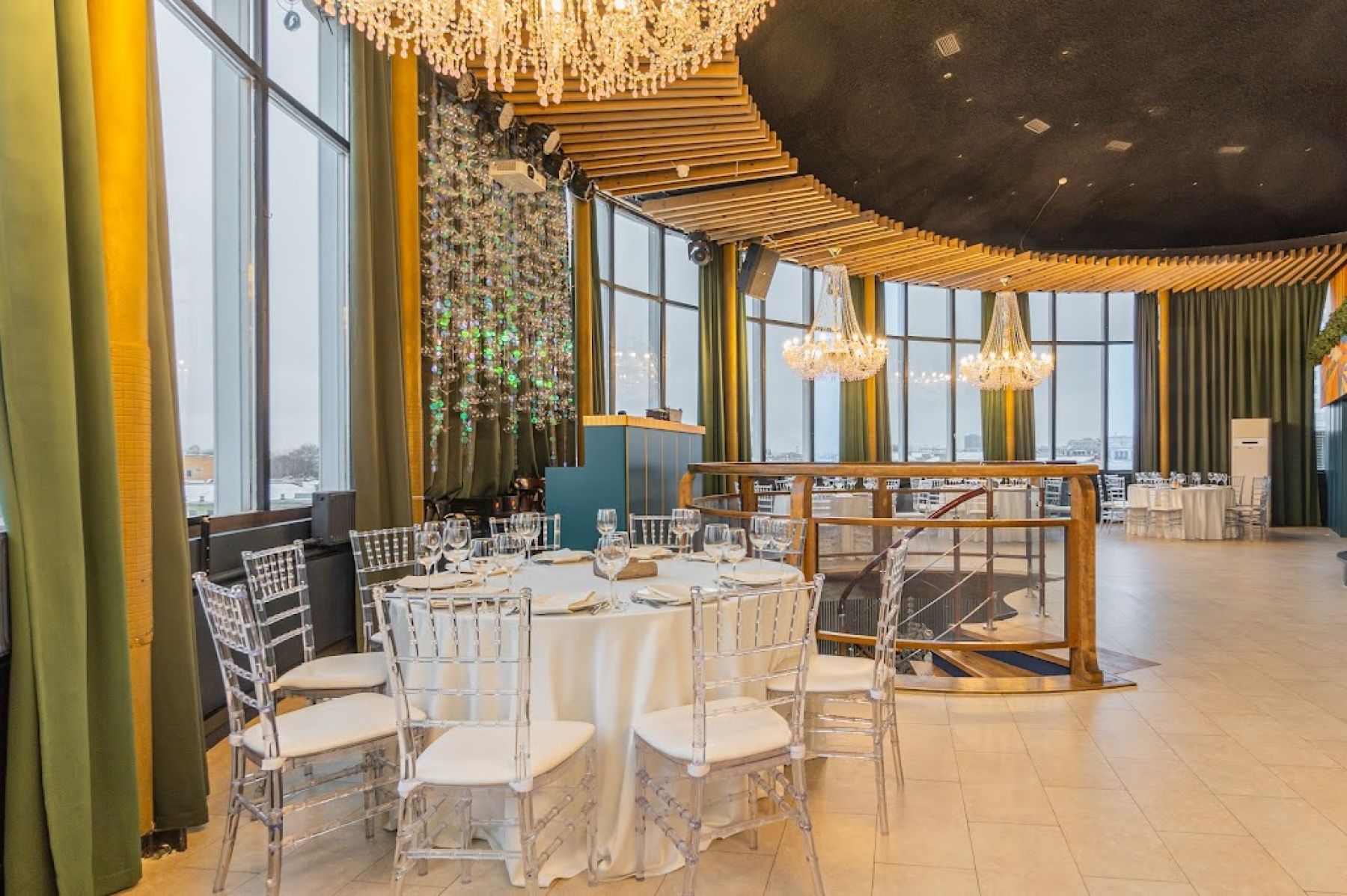 Парковка ресторана Graf ZEPPELIN