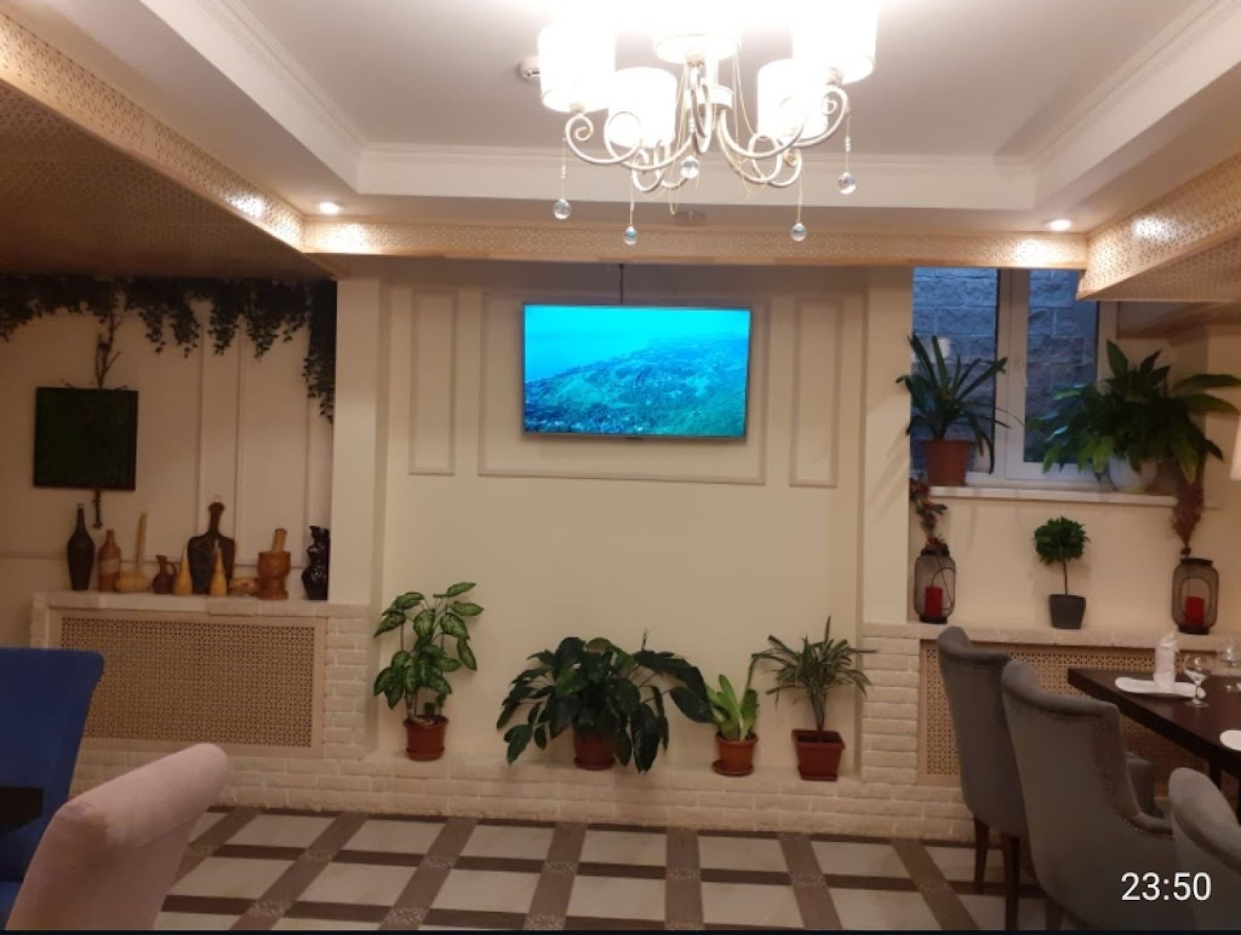 Светлый интерьер кафе "Хванчкара"