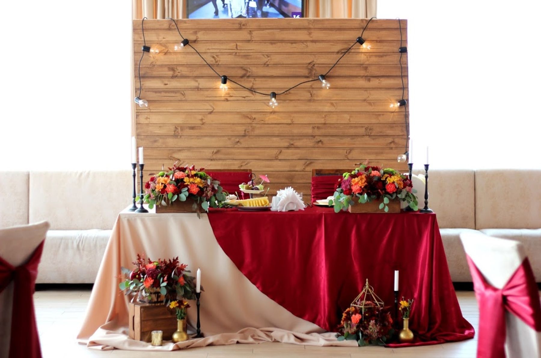 Праздничное оформление в ресторане Залив