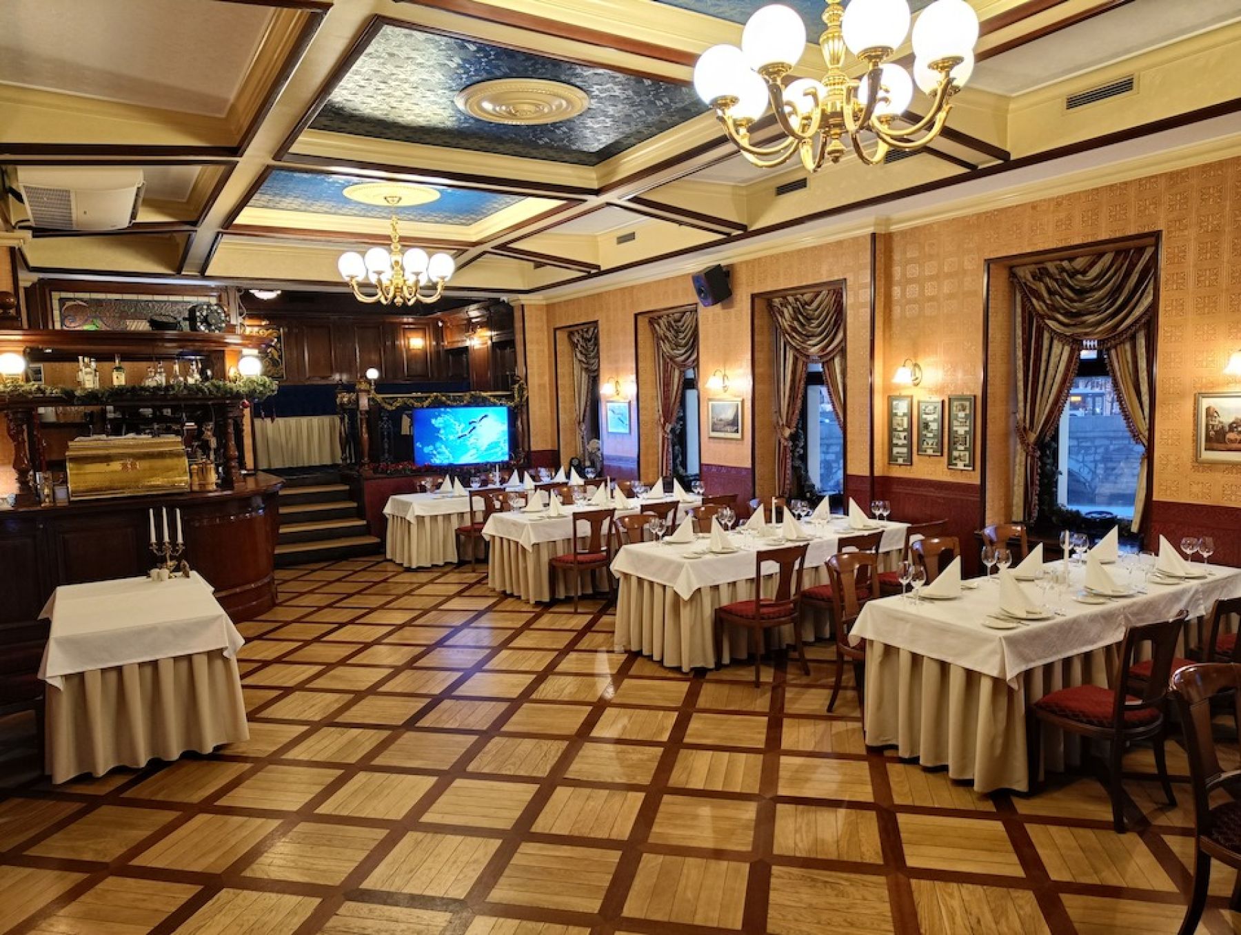 Интерьер ресторана Альбион Диккенс