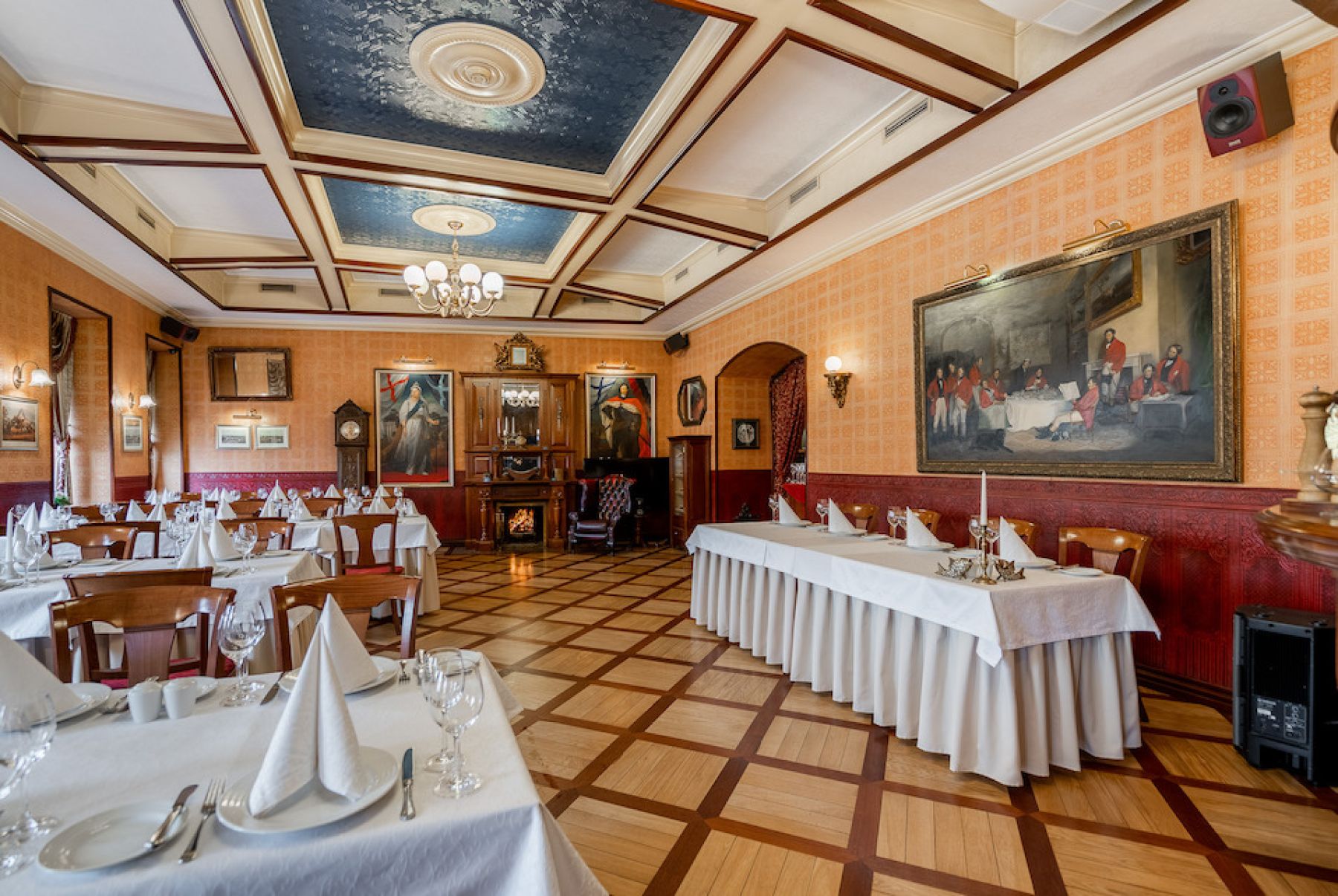 Уютная велком-зона ресторана Альбион Диккенс