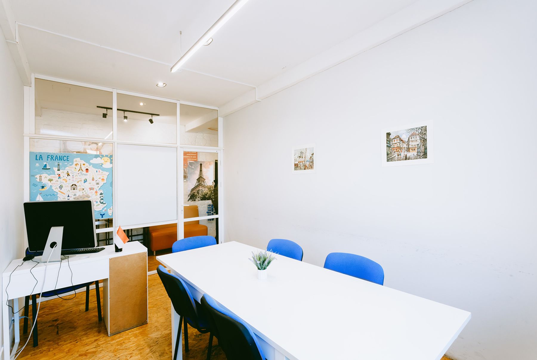 Переговорная Room 4 в центре Москвы с уютной атмосферой