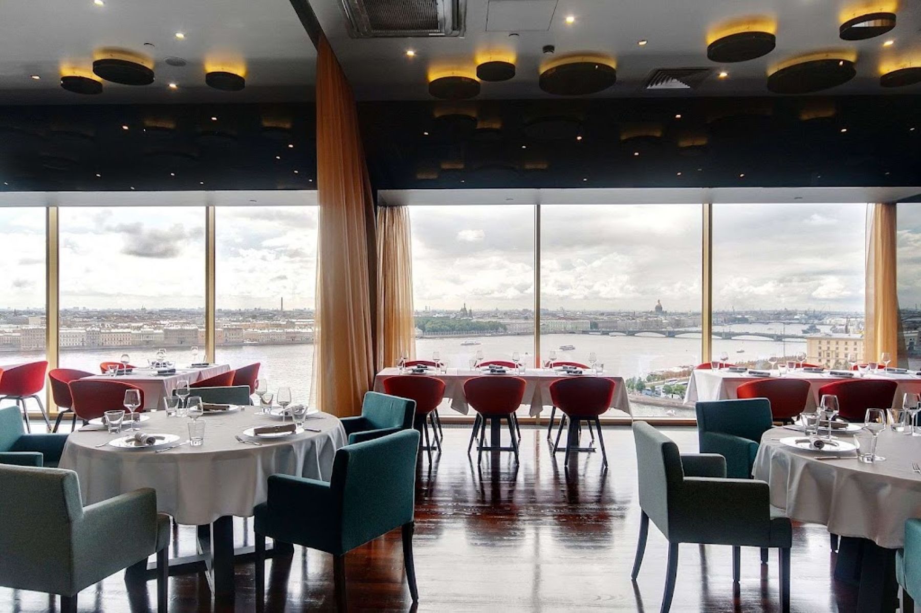 Интерьер ресторана La Vue