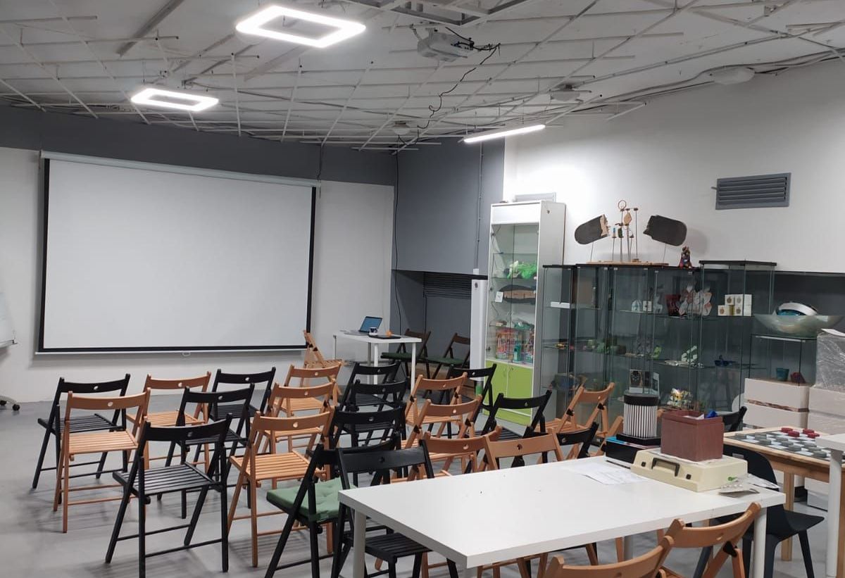 Удобства в лекционном зале экоцентра Сборка