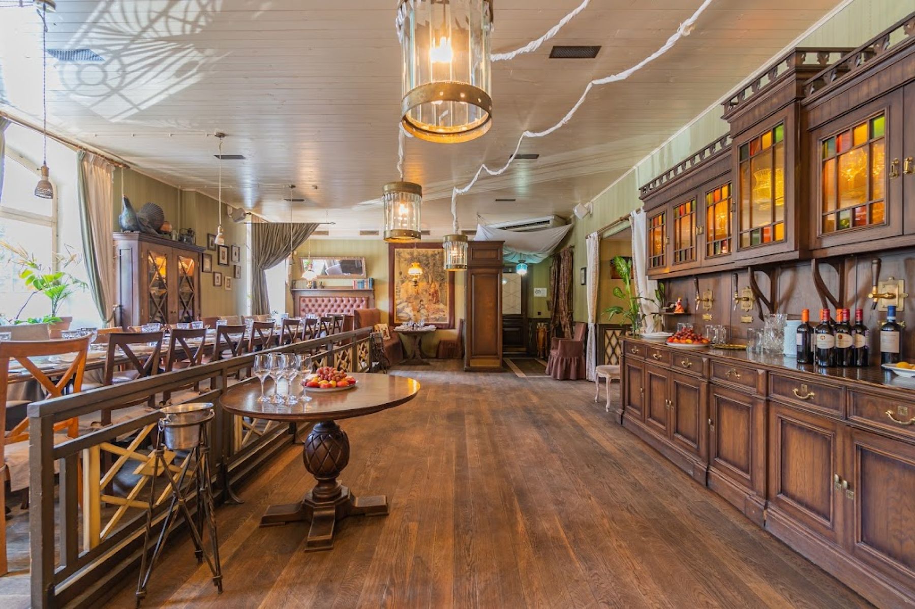 Уютный банкетный зал ресторана «Чеховъ»