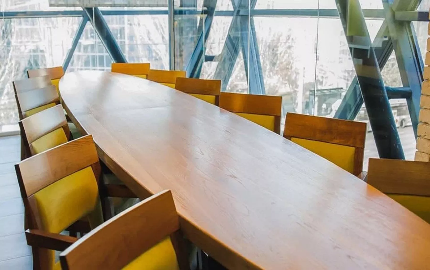 Статуя Давида в ресторане «Scoozi»