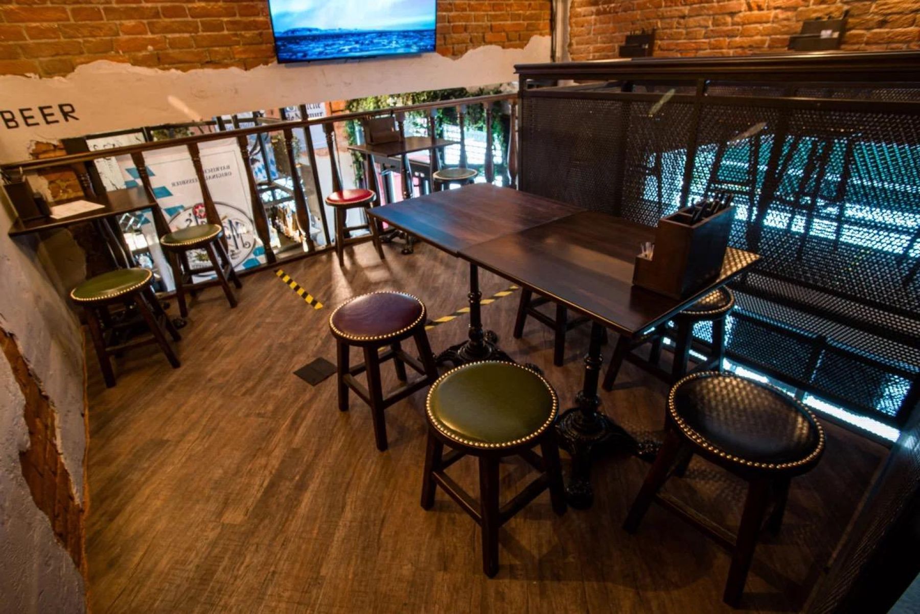 Барная стойка с напитками