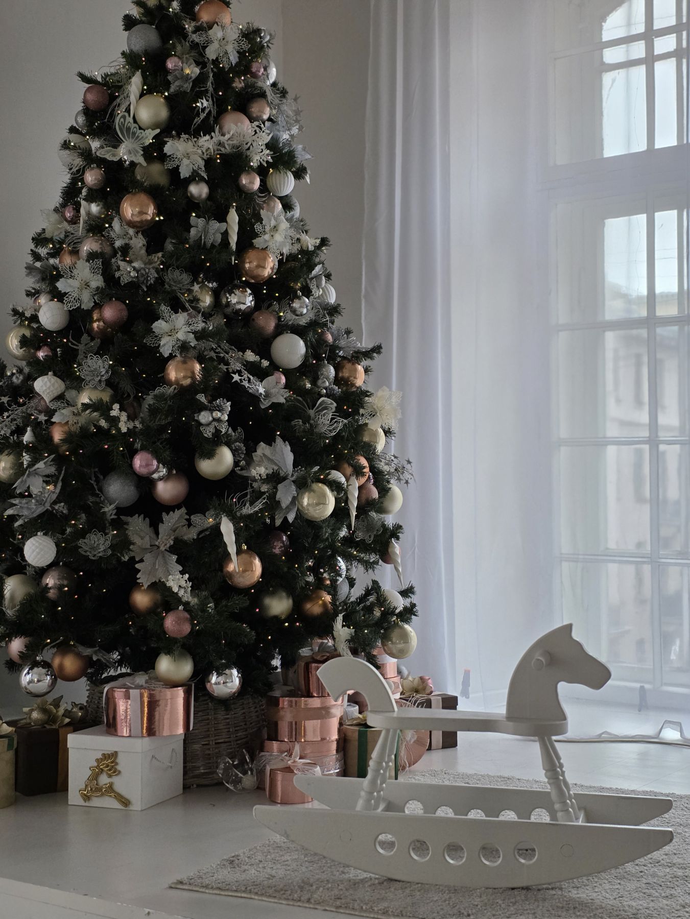 Интерьер зала на Петроградской набережной