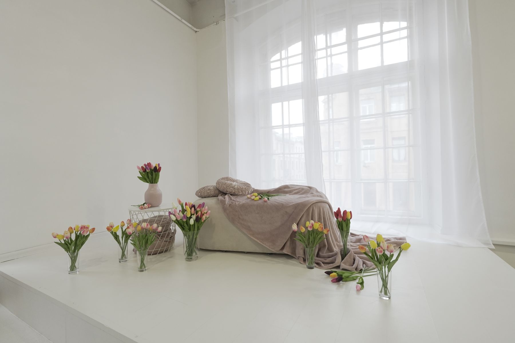 Зал с классическим интерьером для свадеб