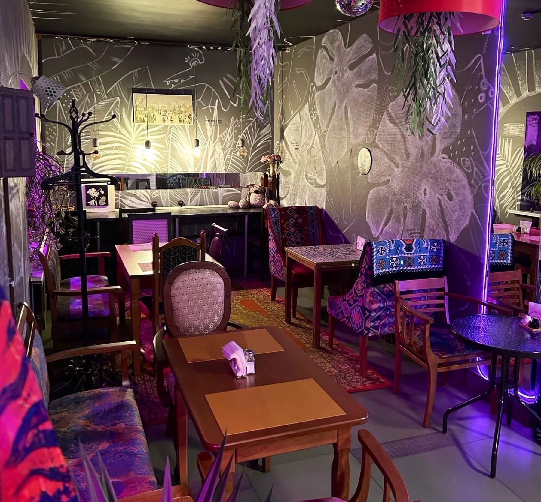 Интерьер кафе «Крутой Замес»