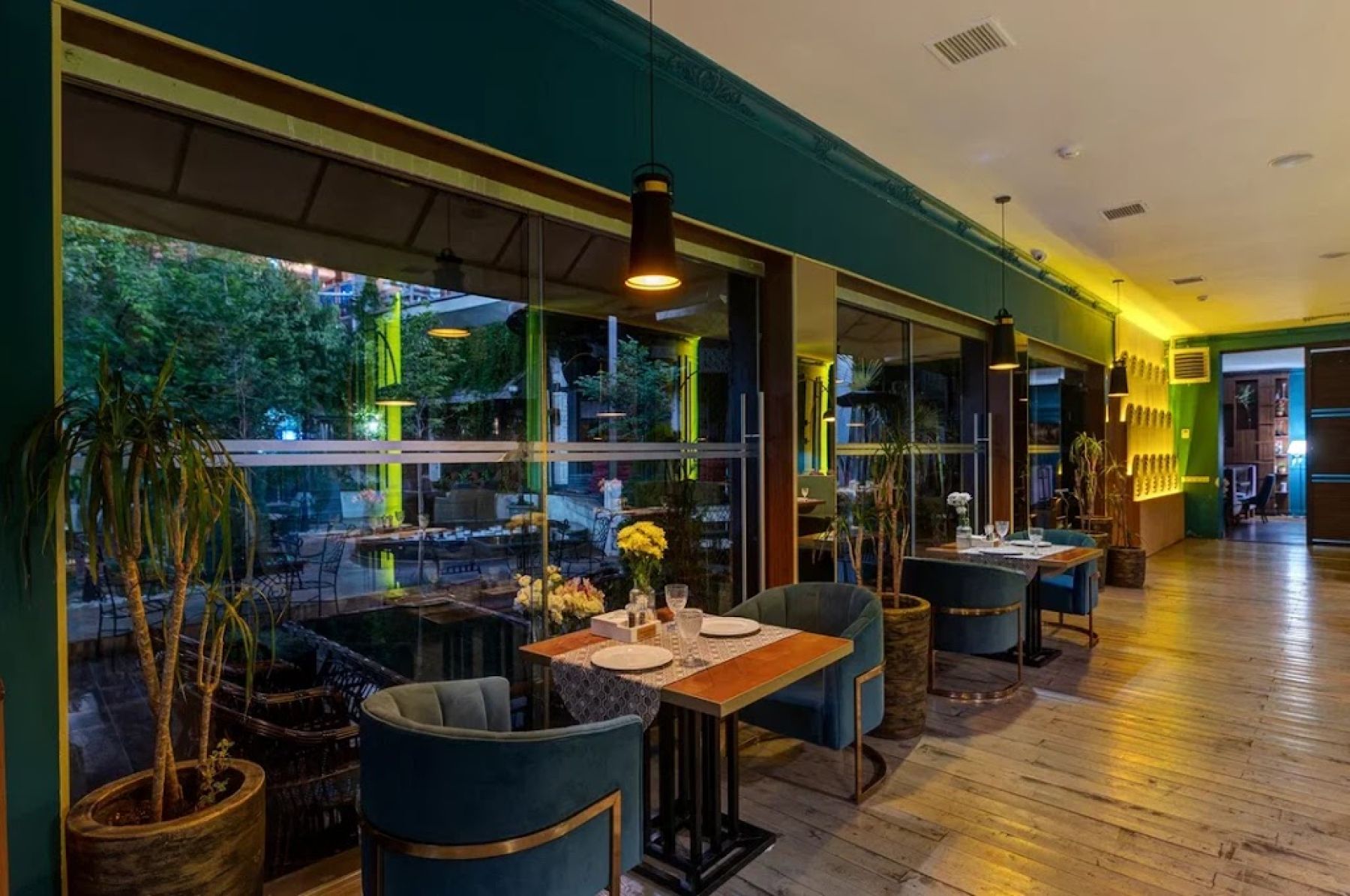 Интерьер ресторана на дровах в Краснодаре