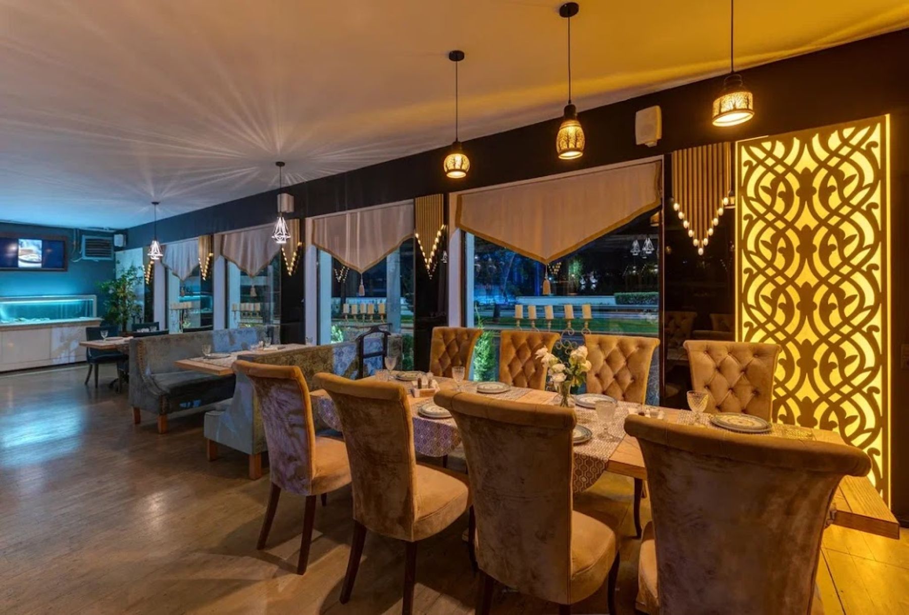 Зал для мероприятий в ресторане на дровах