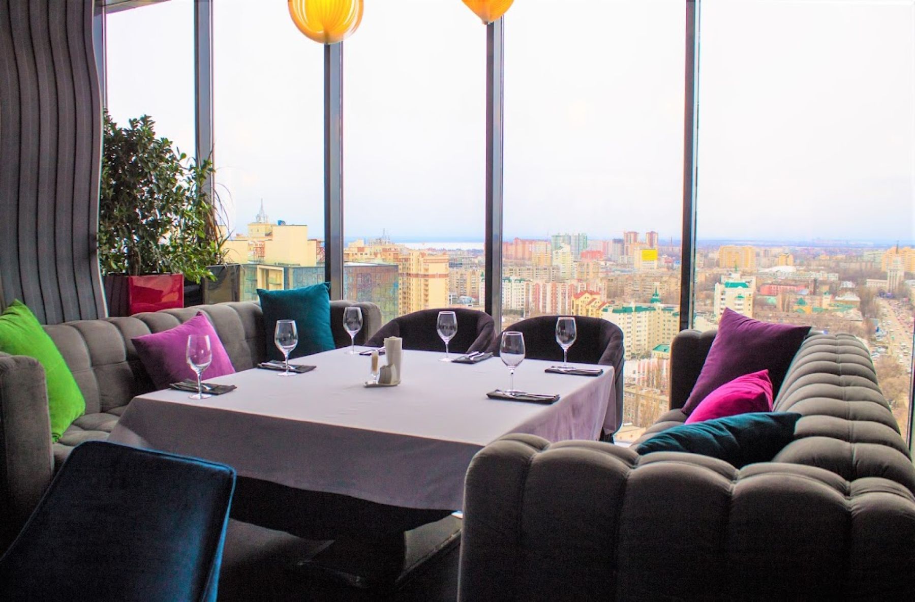 Интерьер ресторана STUDIO 23