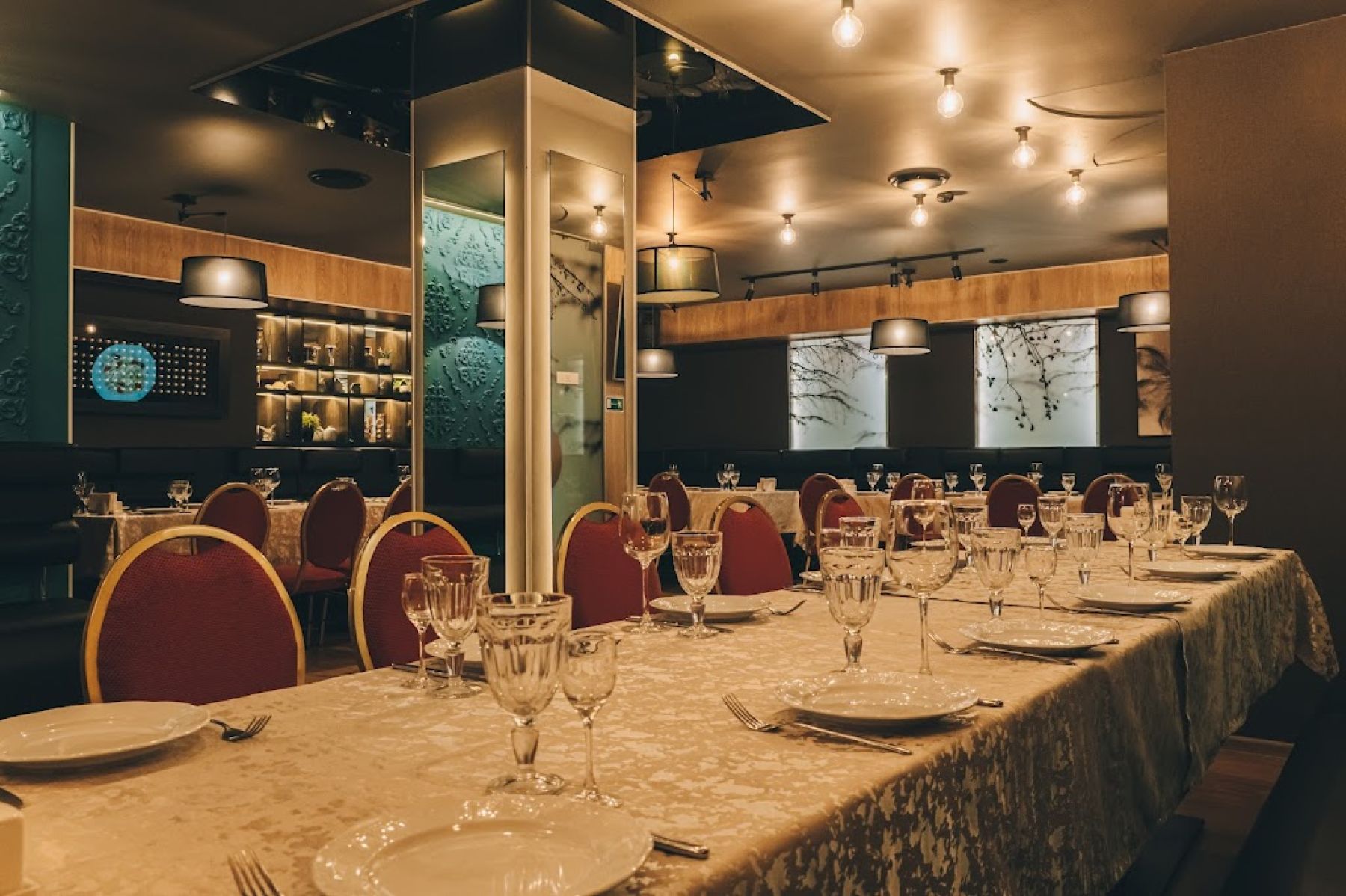 Музыкальное оборудование в ресторане Империал