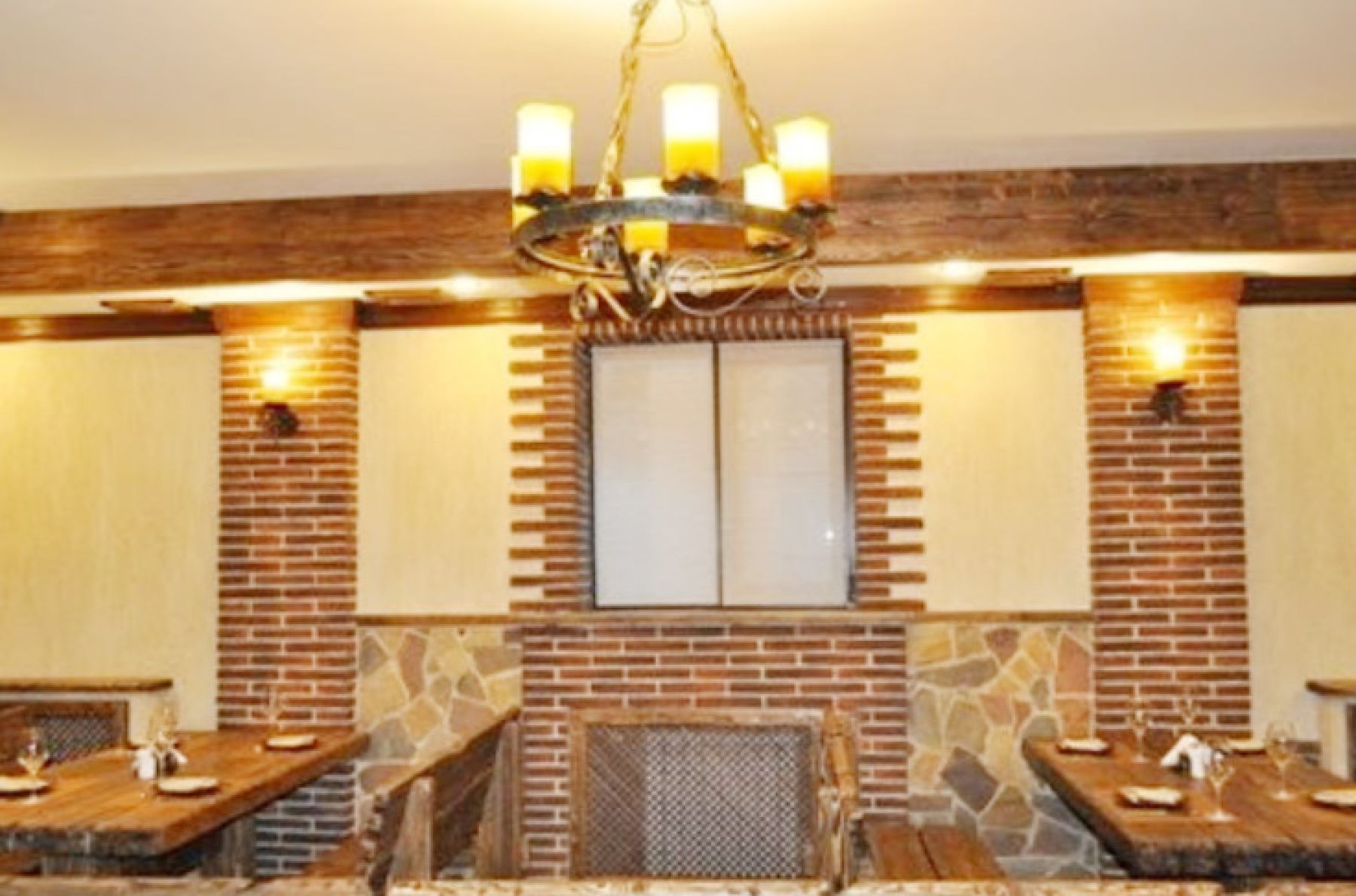 Уютная атмосфера ресторана Тифлис