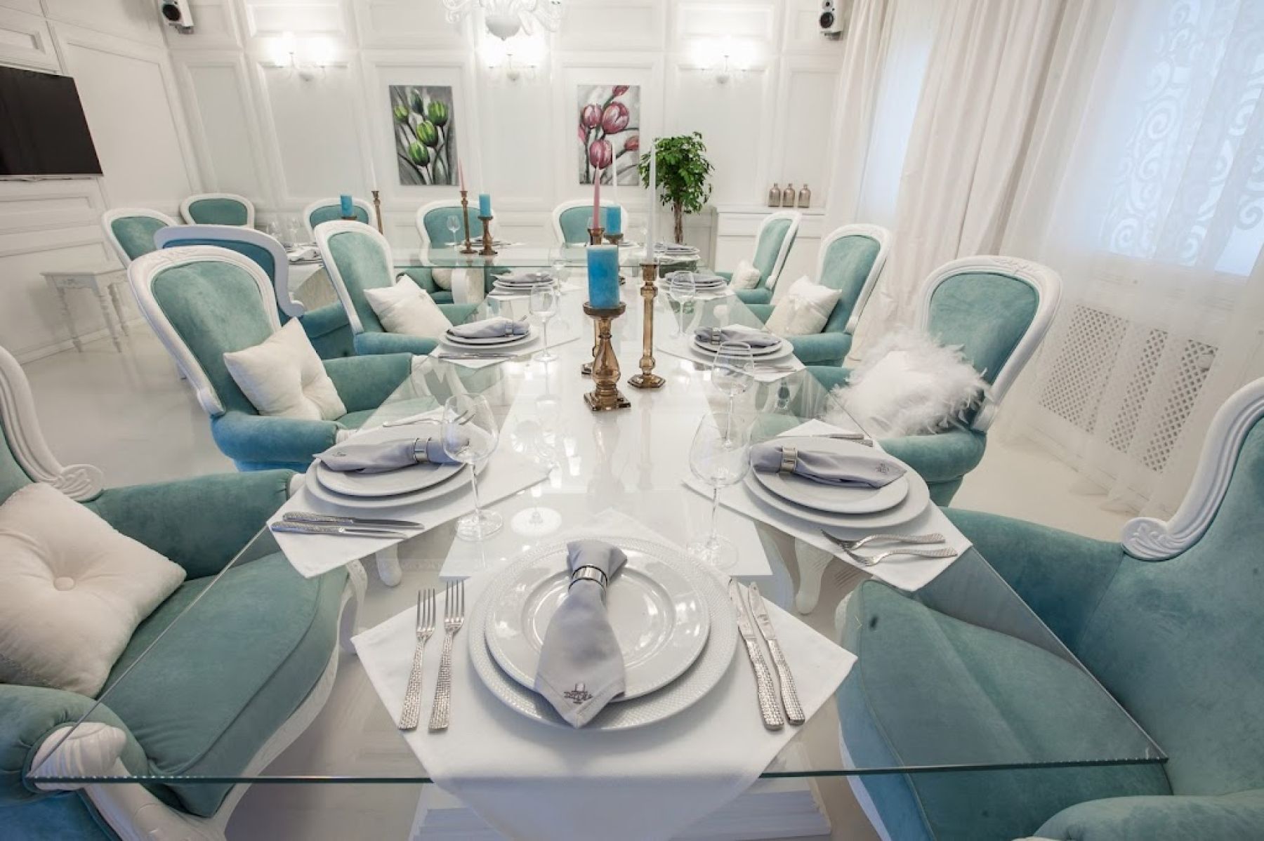 Интерьер ресторана ARTIST