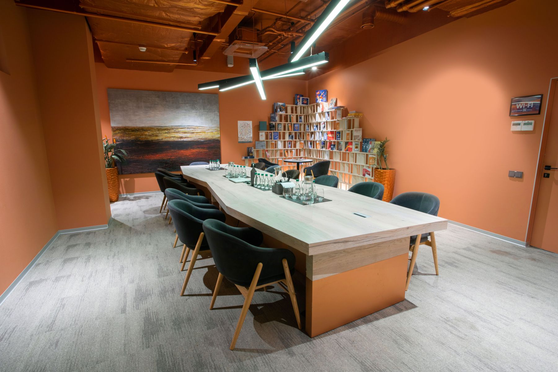 Барная стойка в переговорной