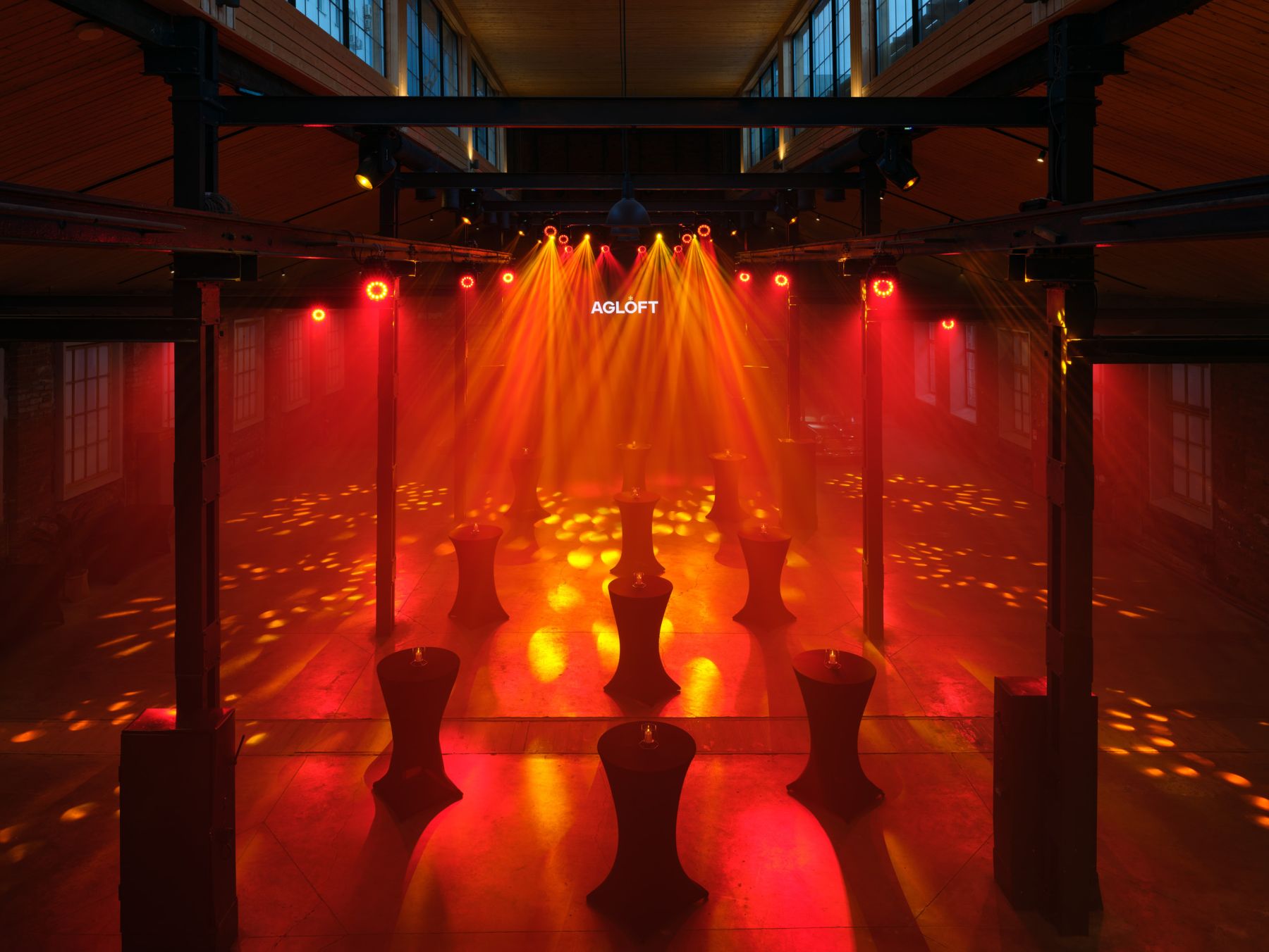 Веранда с зоной для барбекю в зале URBAN