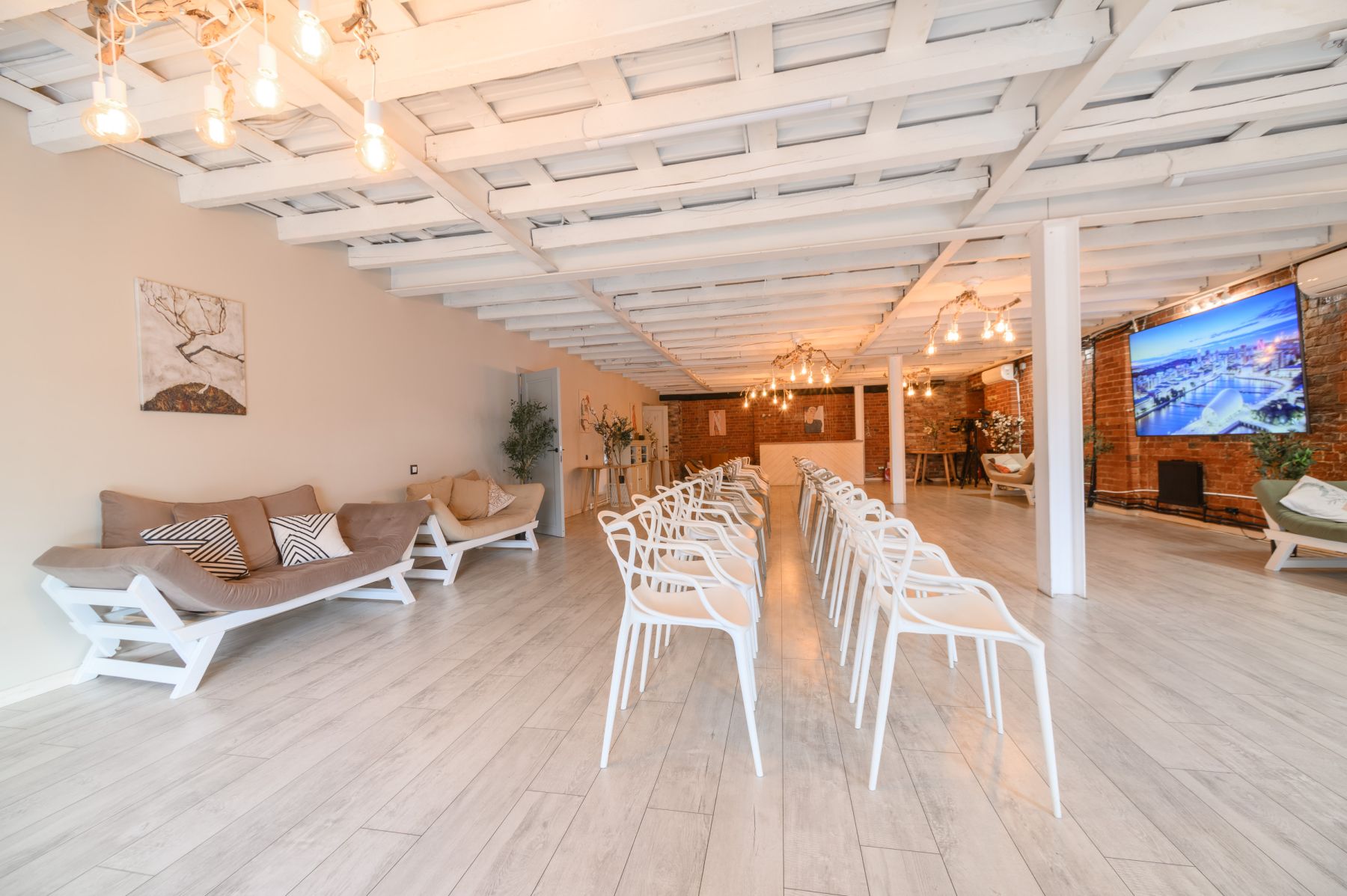 Современное оборудование в лофте Эгон Шиле