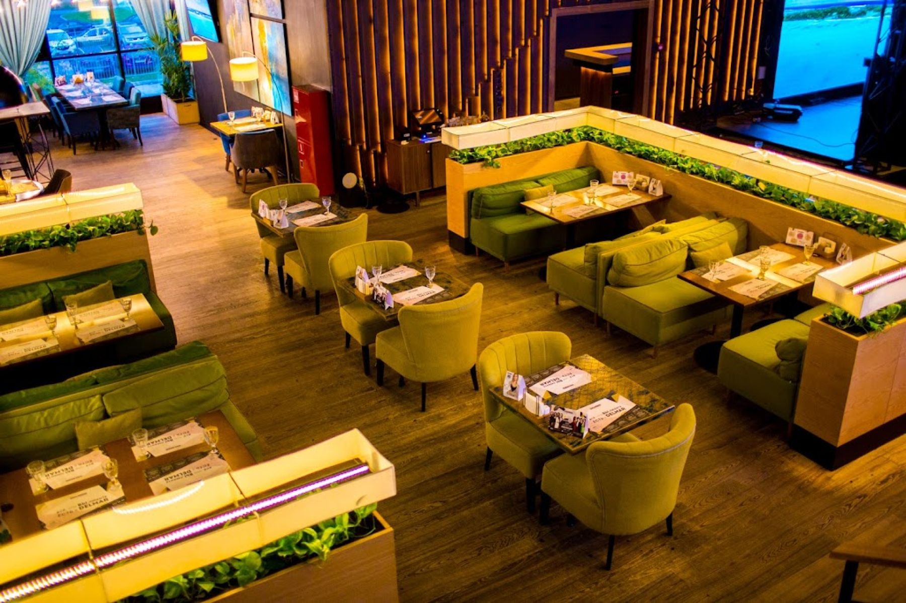 Стильная фотозона в ресторане Del Mar