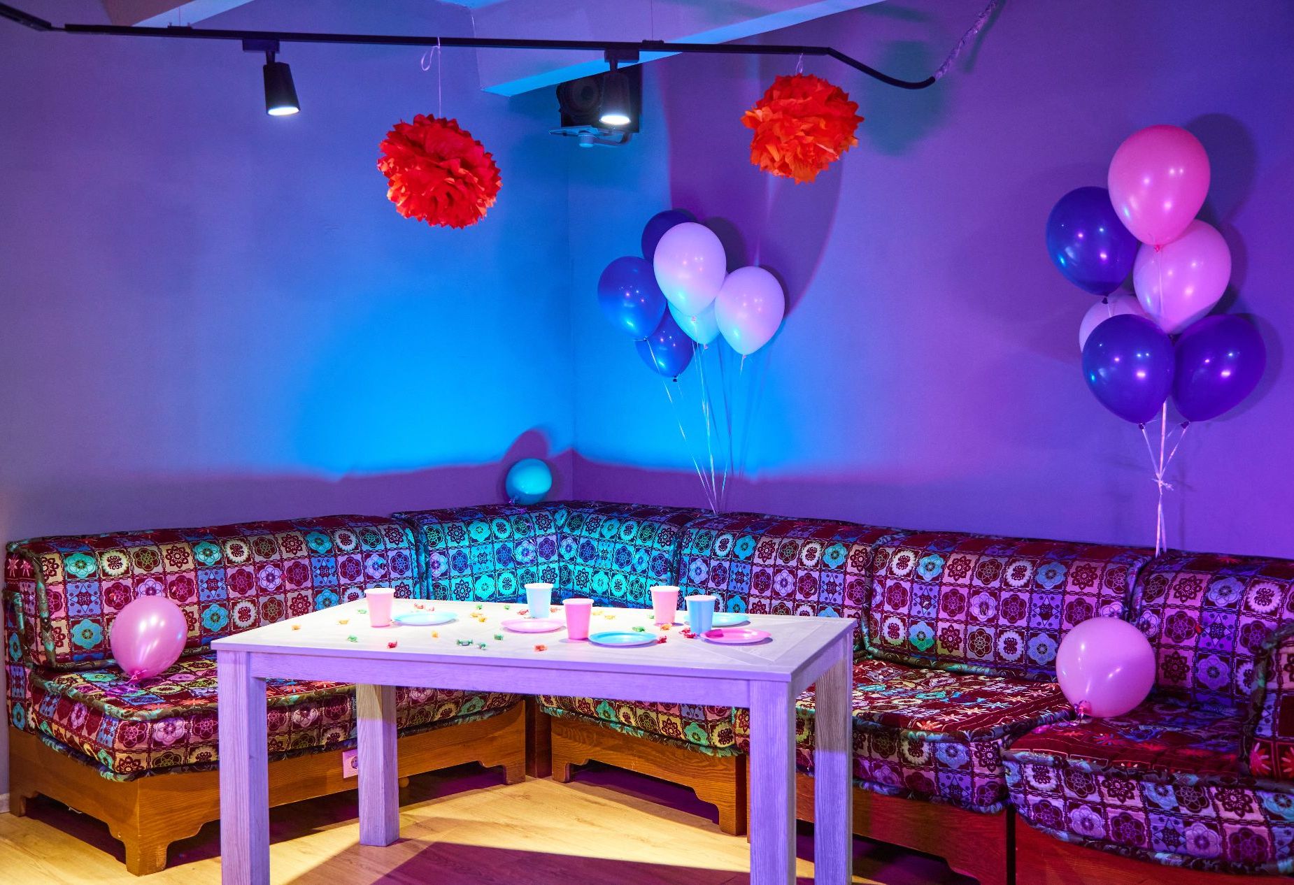 Зона для мероприятий в лофте Аркейн