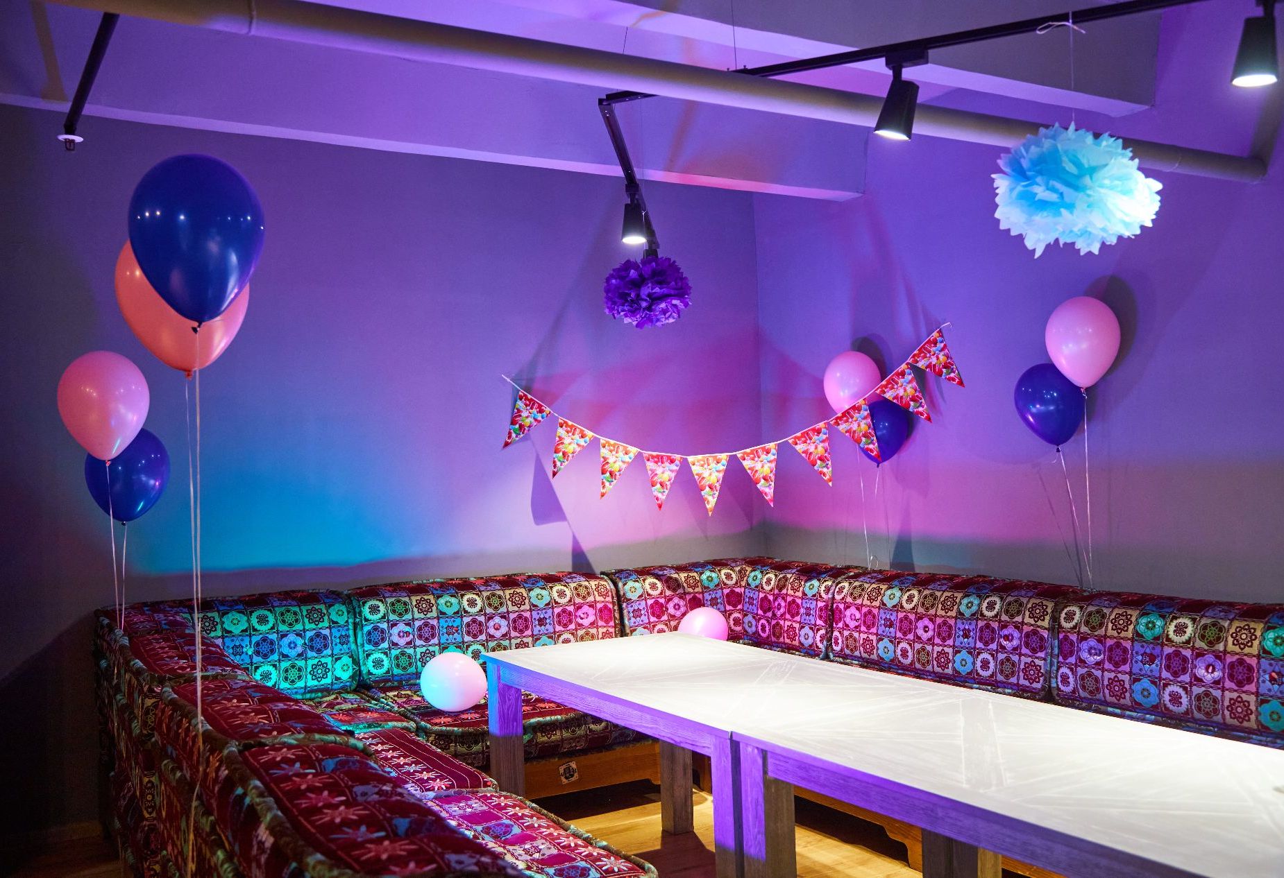 Комфортная мебель в лофте Аркейн