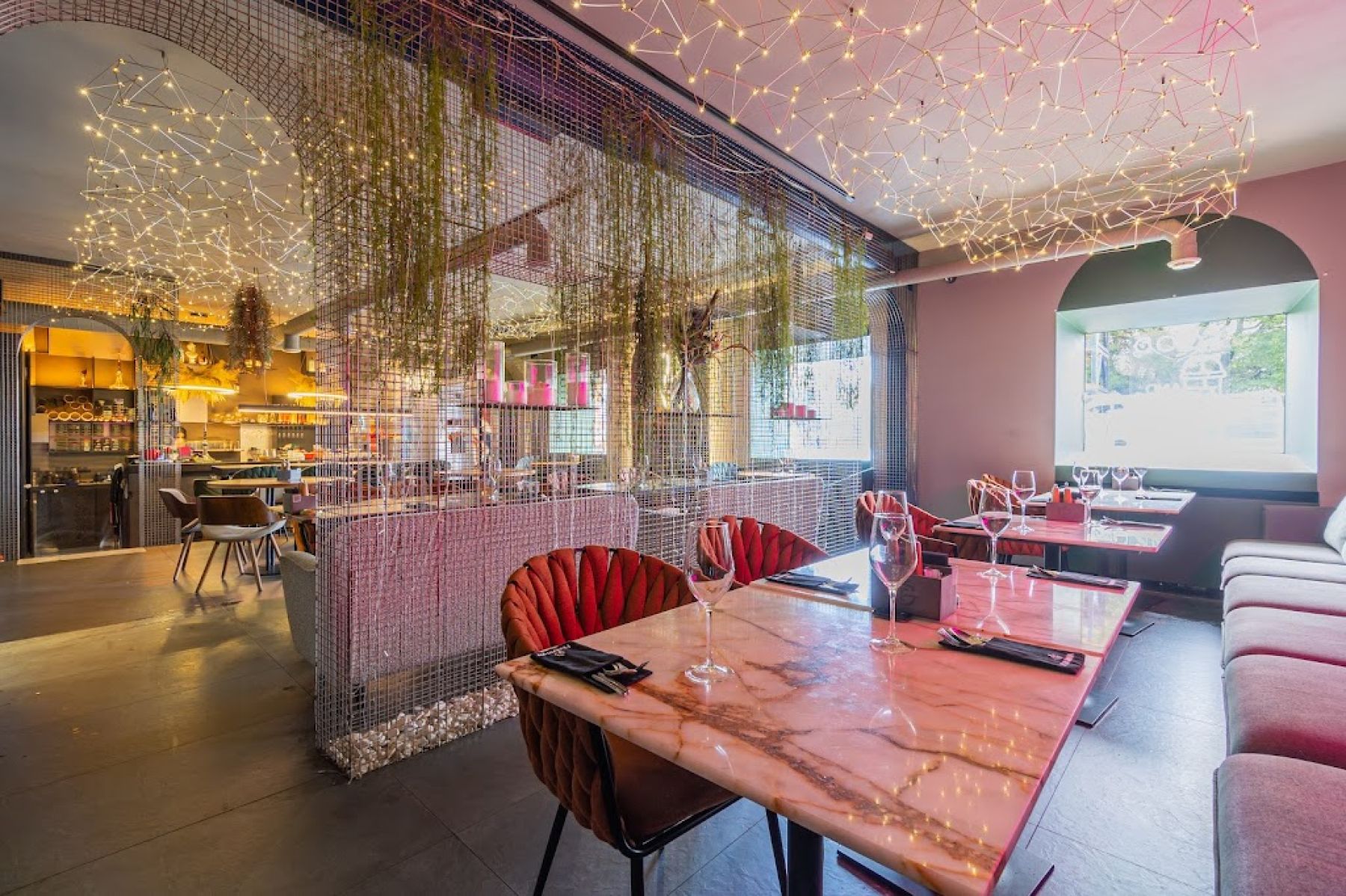 Паровые коктейли в ресторане Feromon