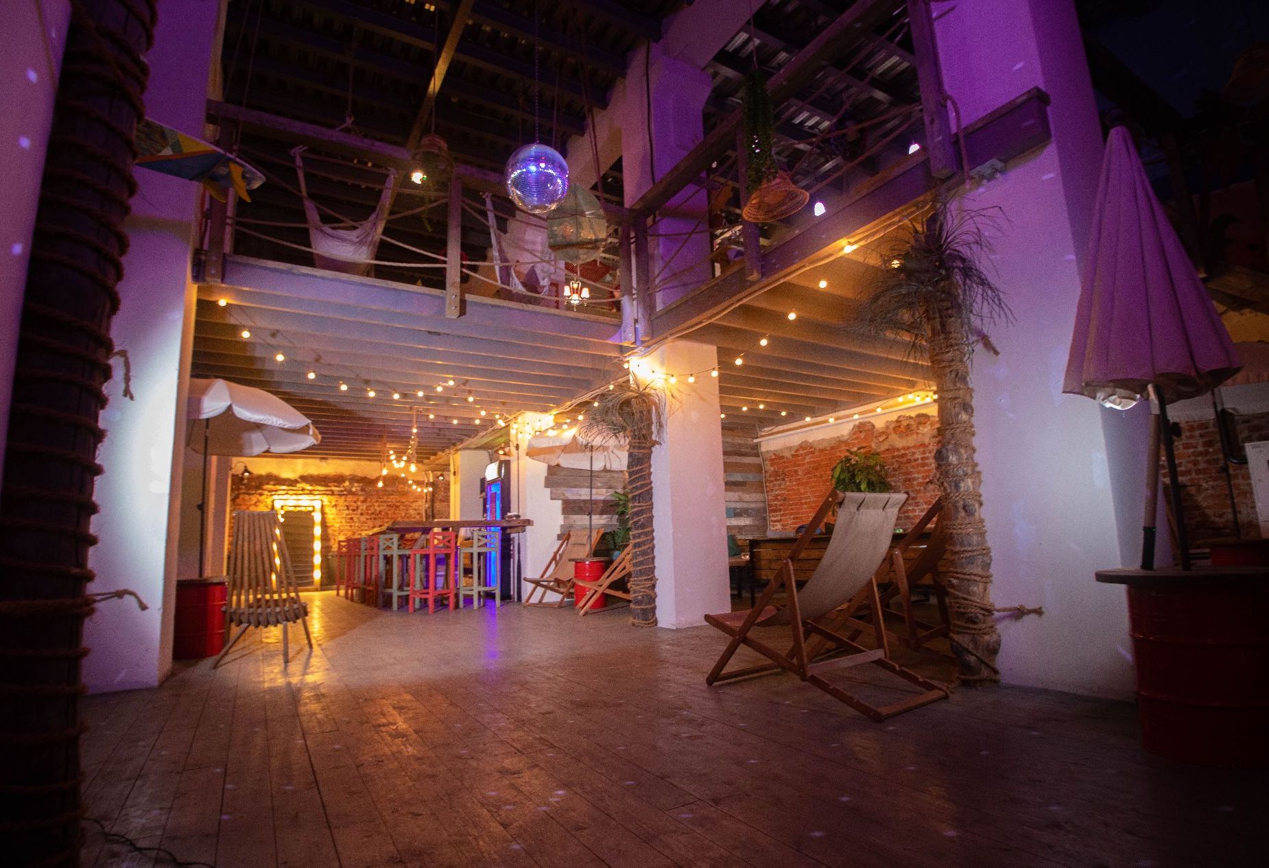 Гавайи Лофт - вечерняя атмосфера