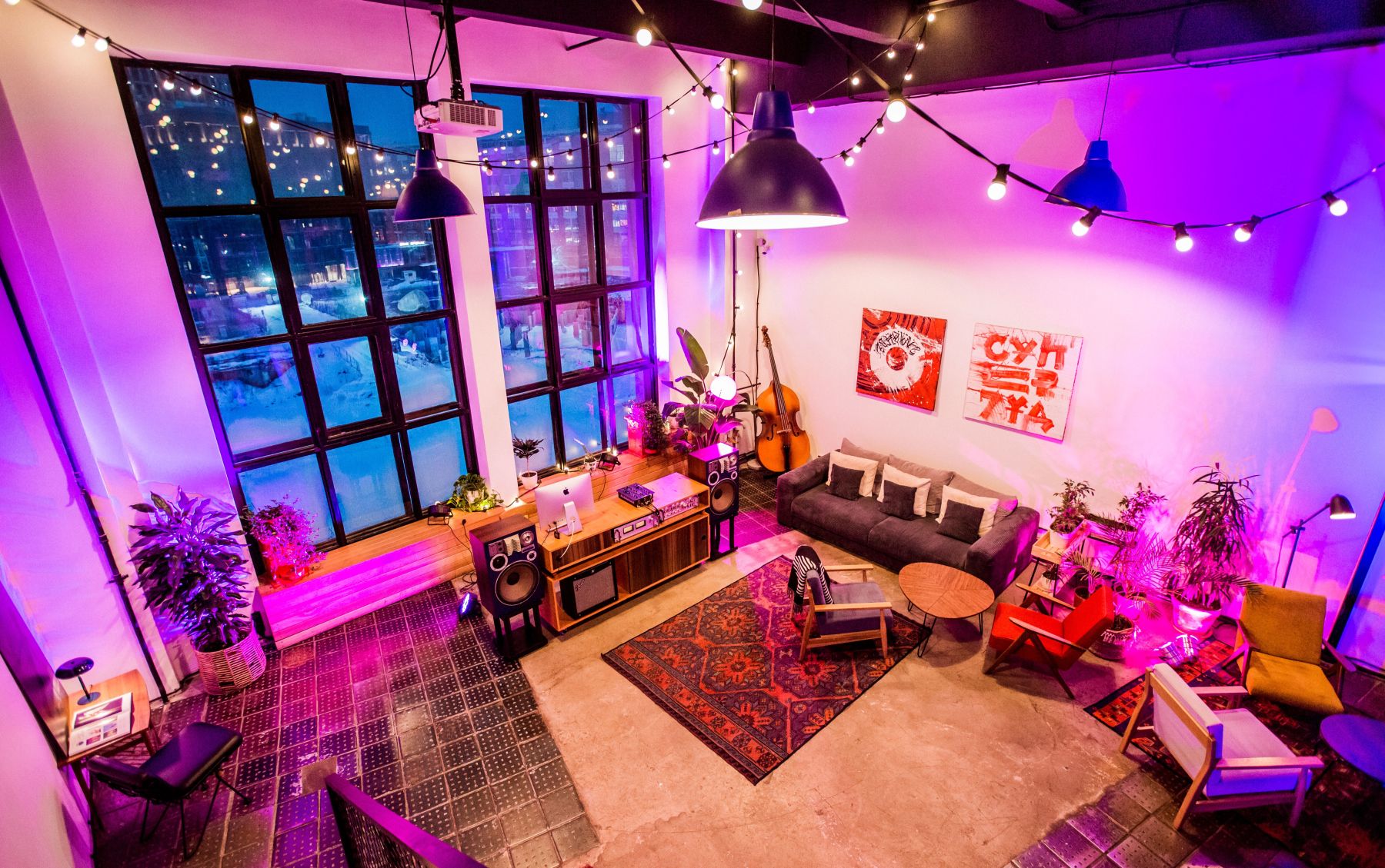 Дизайнерский лофт с панорамными окнами