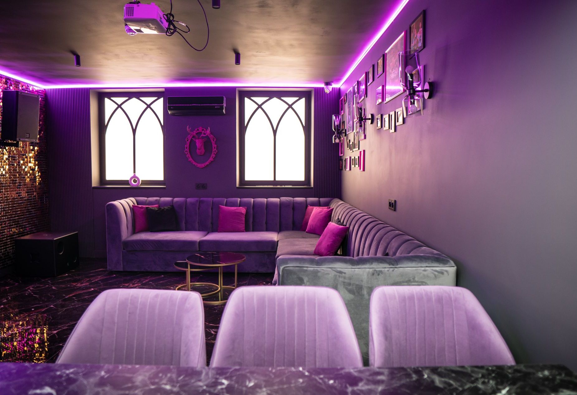 Фотозона в караоке-лофт N-joy community