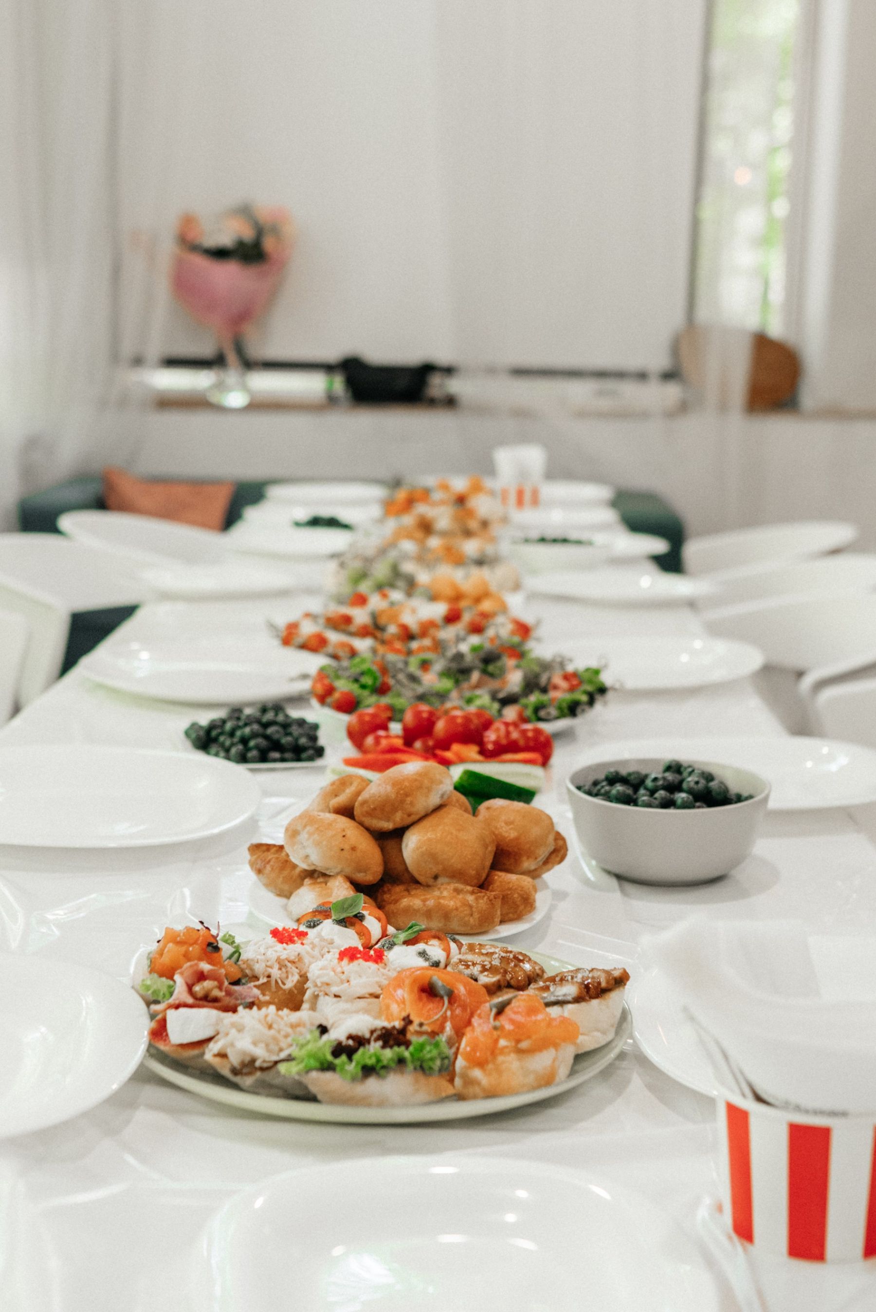 Мини-кухня в лофте Радуга