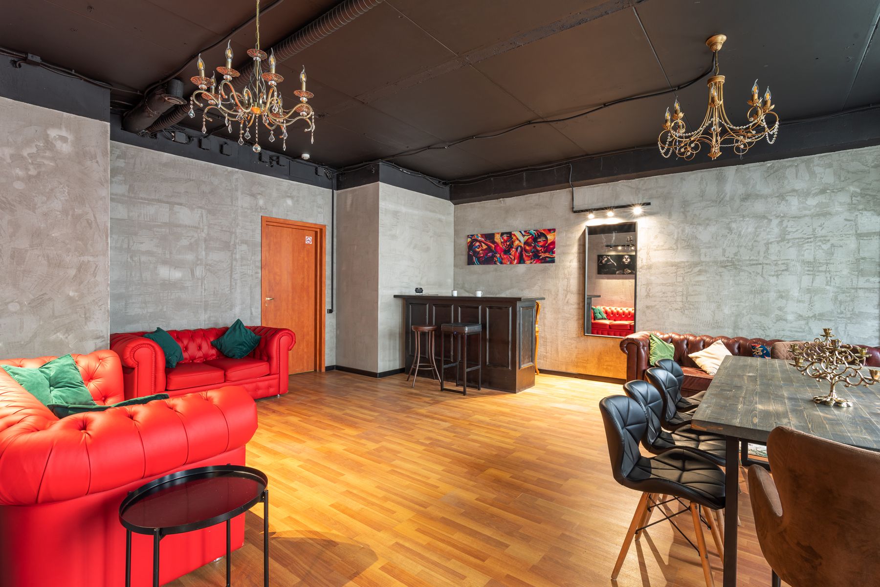 Зона для отдыха в лофте 24 на Алексеевской