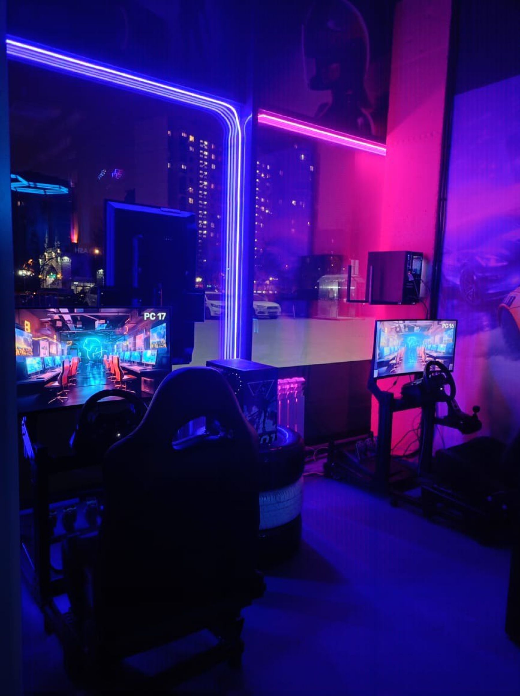 Проектор в КиберЛофте Youplay