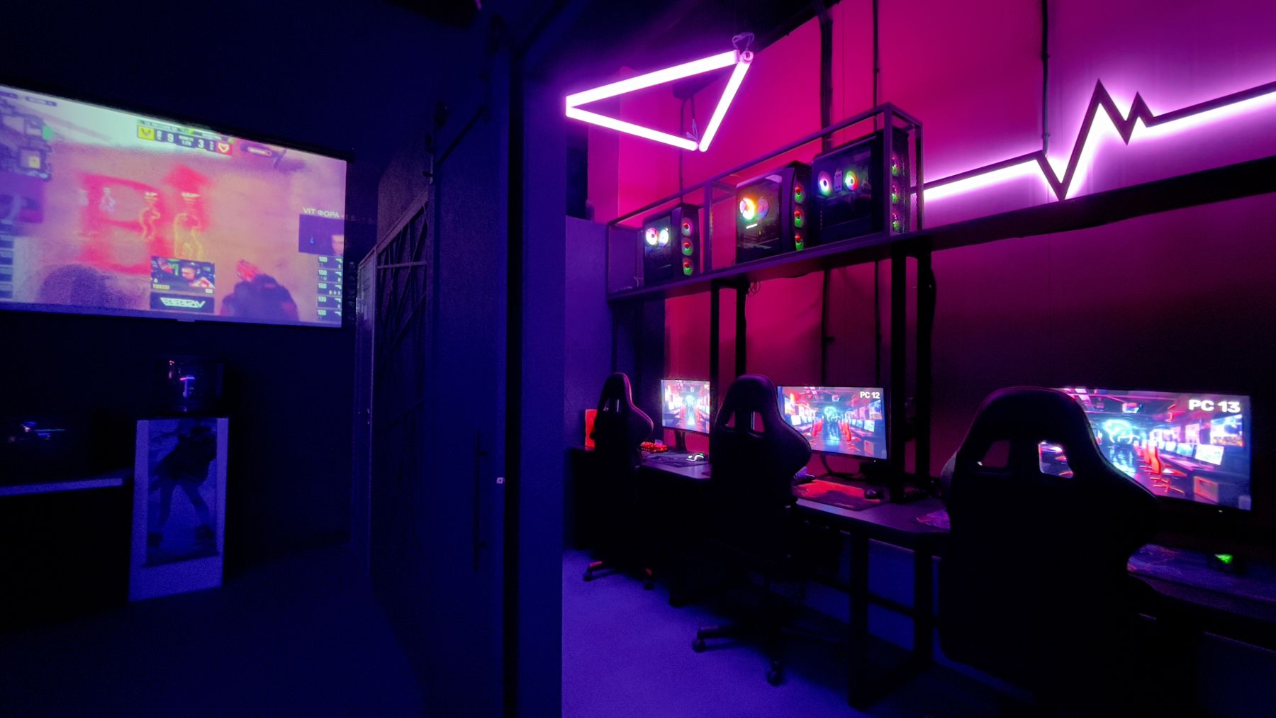 Дизайнерский интерьер КиберЛофта Youplay