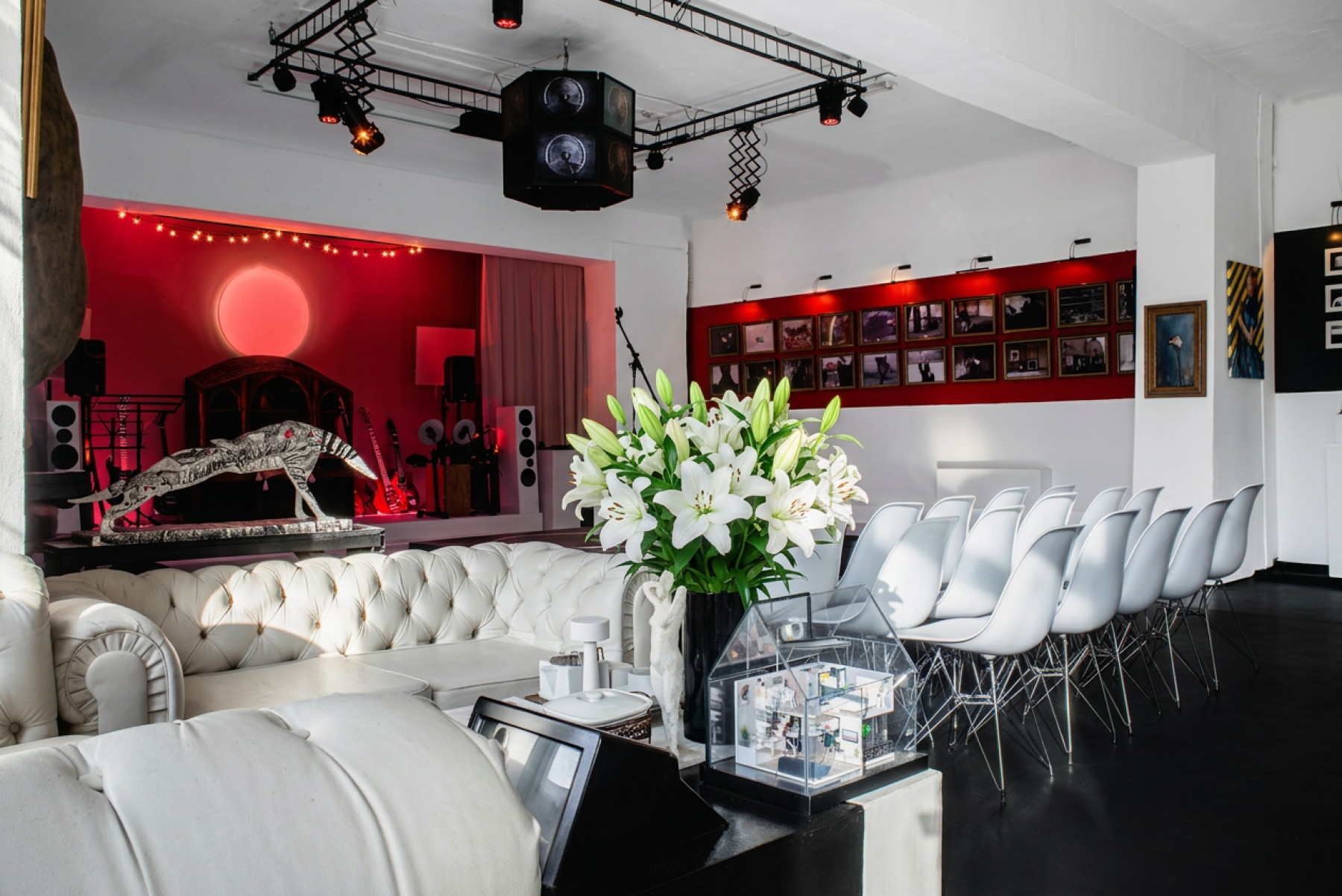 Оборудование для звука и света в лофте Secret Gallery